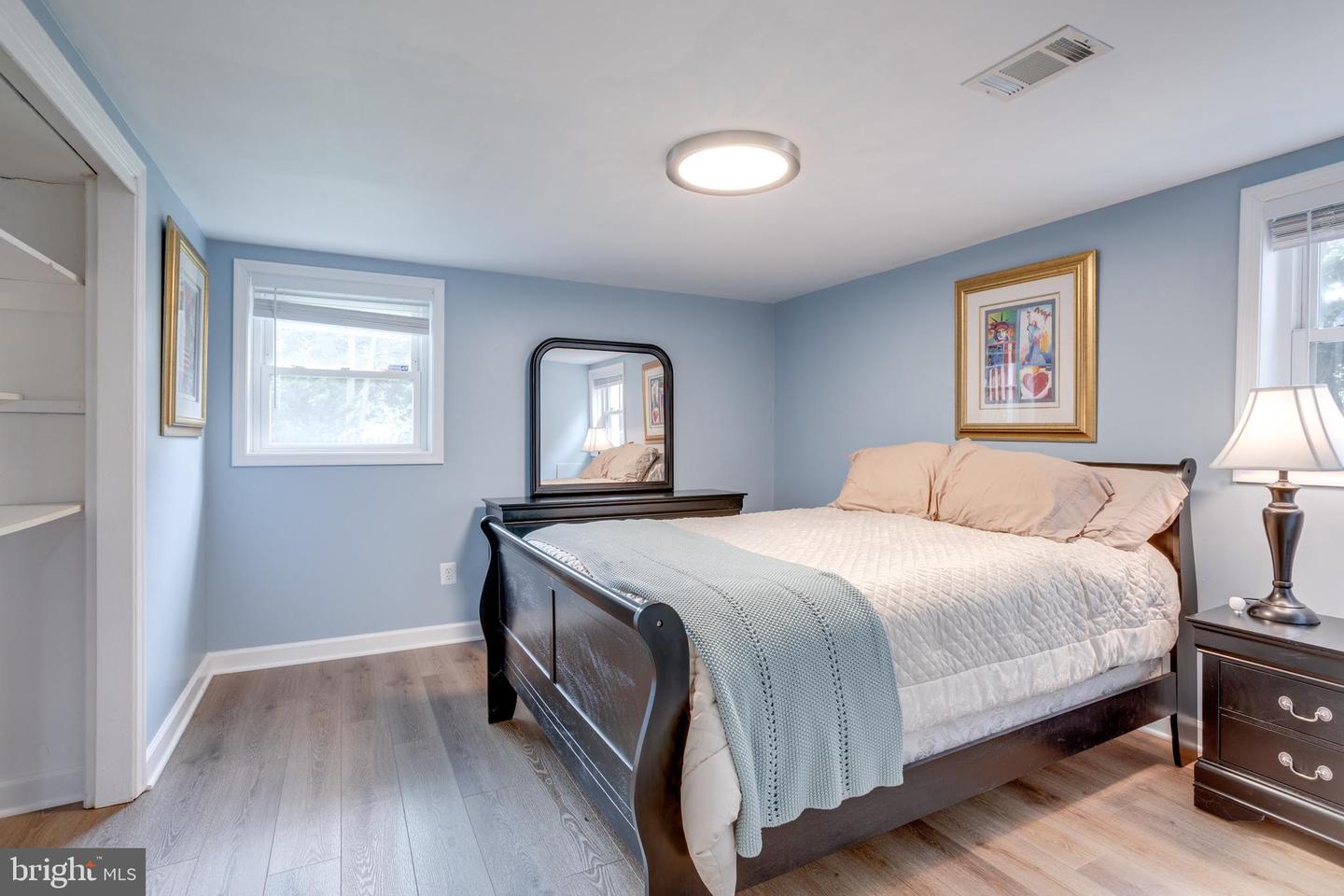 5519 HINTON ST, SPRINGFIELD, Virginia 22151, 7 Bedrooms Bedrooms, ,5 BathroomsBathrooms,Residential,For sale,5519 HINTON ST,VAFX2252494 MLS # VAFX2252494