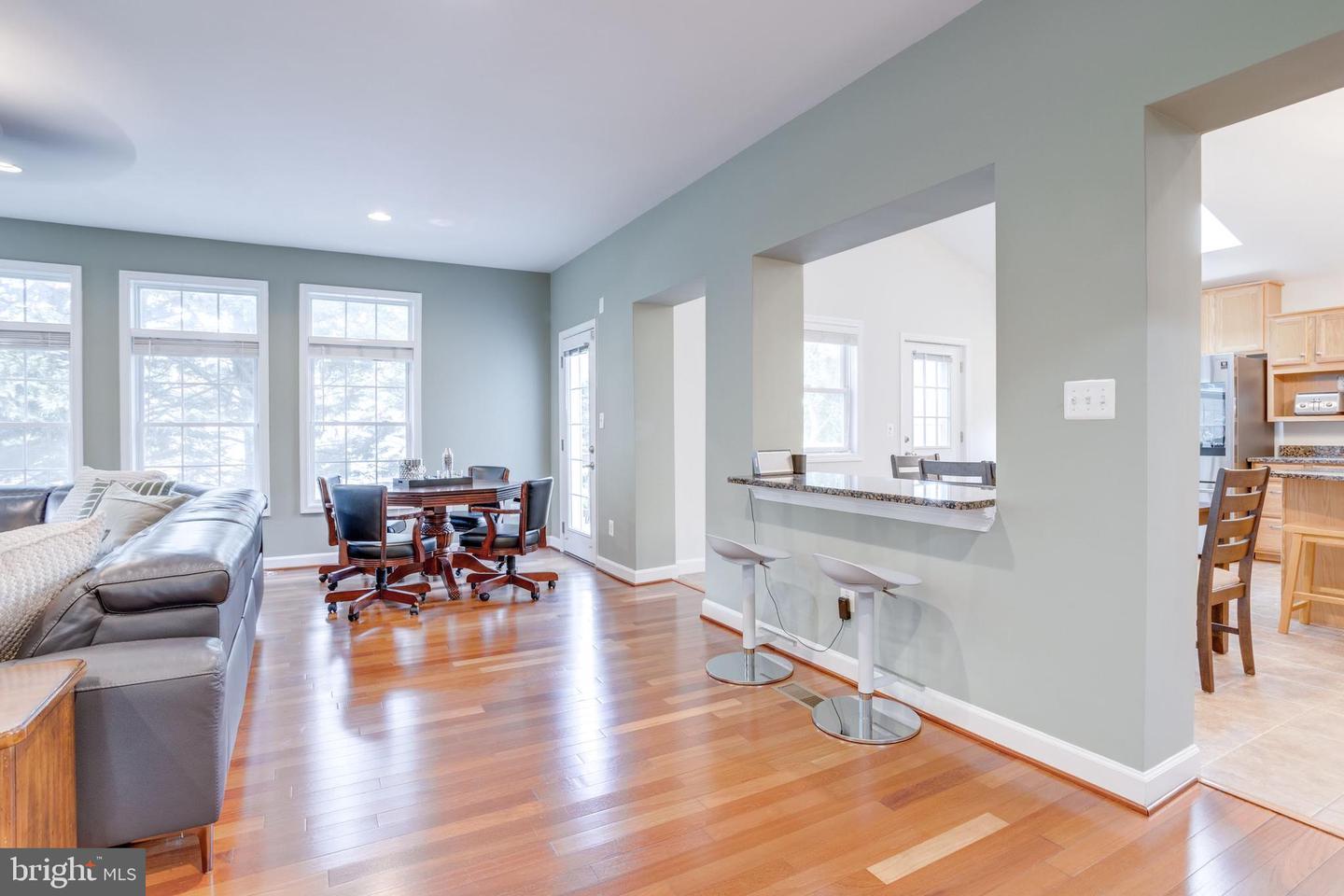 5519 HINTON ST, SPRINGFIELD, Virginia 22151, 7 Bedrooms Bedrooms, ,5 BathroomsBathrooms,Residential,For sale,5519 HINTON ST,VAFX2252494 MLS # VAFX2252494
