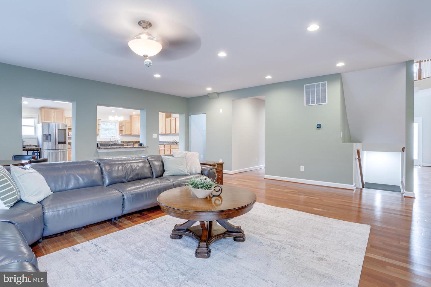 5519 HINTON ST, SPRINGFIELD, Virginia 22151, 7 Bedrooms Bedrooms, ,5 BathroomsBathrooms,Residential,For sale,5519 HINTON ST,VAFX2252494 MLS # VAFX2252494