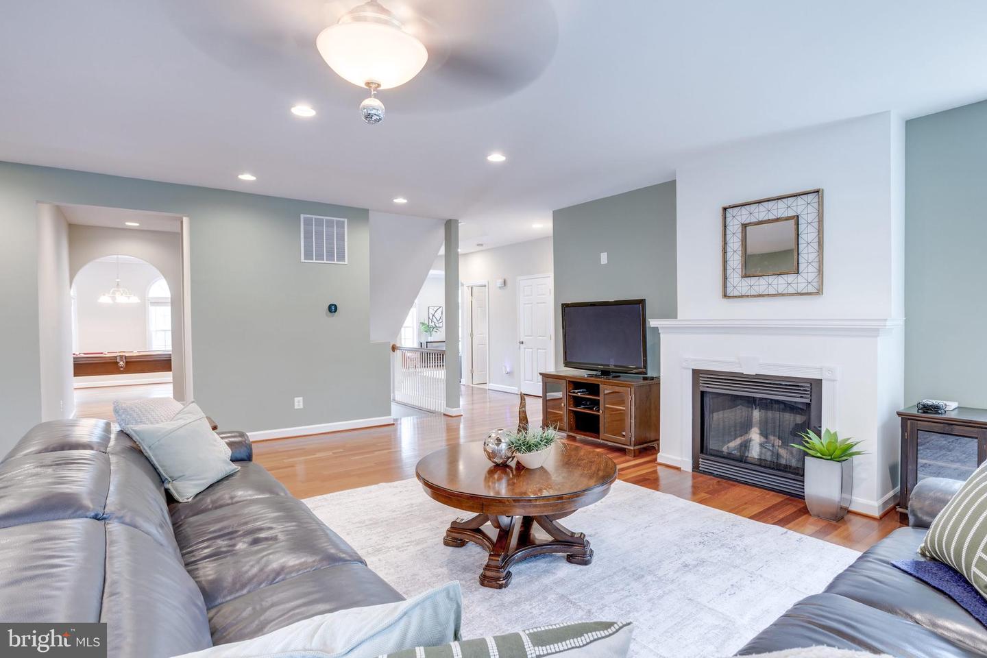 5519 HINTON ST, SPRINGFIELD, Virginia 22151, 7 Bedrooms Bedrooms, ,5 BathroomsBathrooms,Residential,For sale,5519 HINTON ST,VAFX2252494 MLS # VAFX2252494
