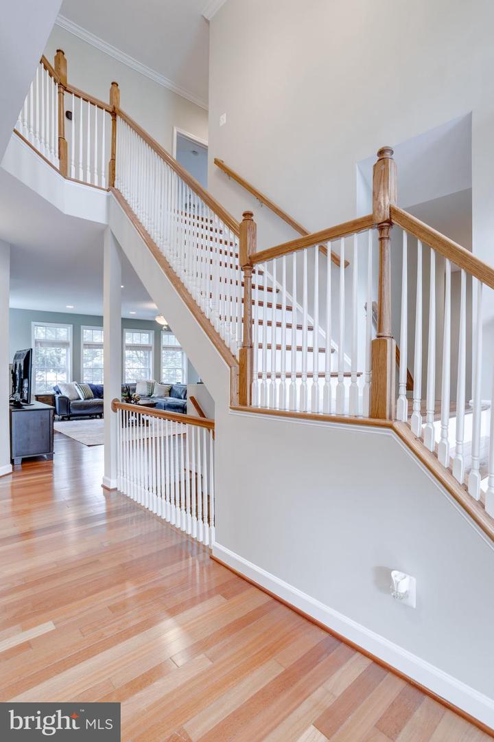5519 HINTON ST, SPRINGFIELD, Virginia 22151, 7 Bedrooms Bedrooms, ,5 BathroomsBathrooms,Residential,For sale,5519 HINTON ST,VAFX2252494 MLS # VAFX2252494
