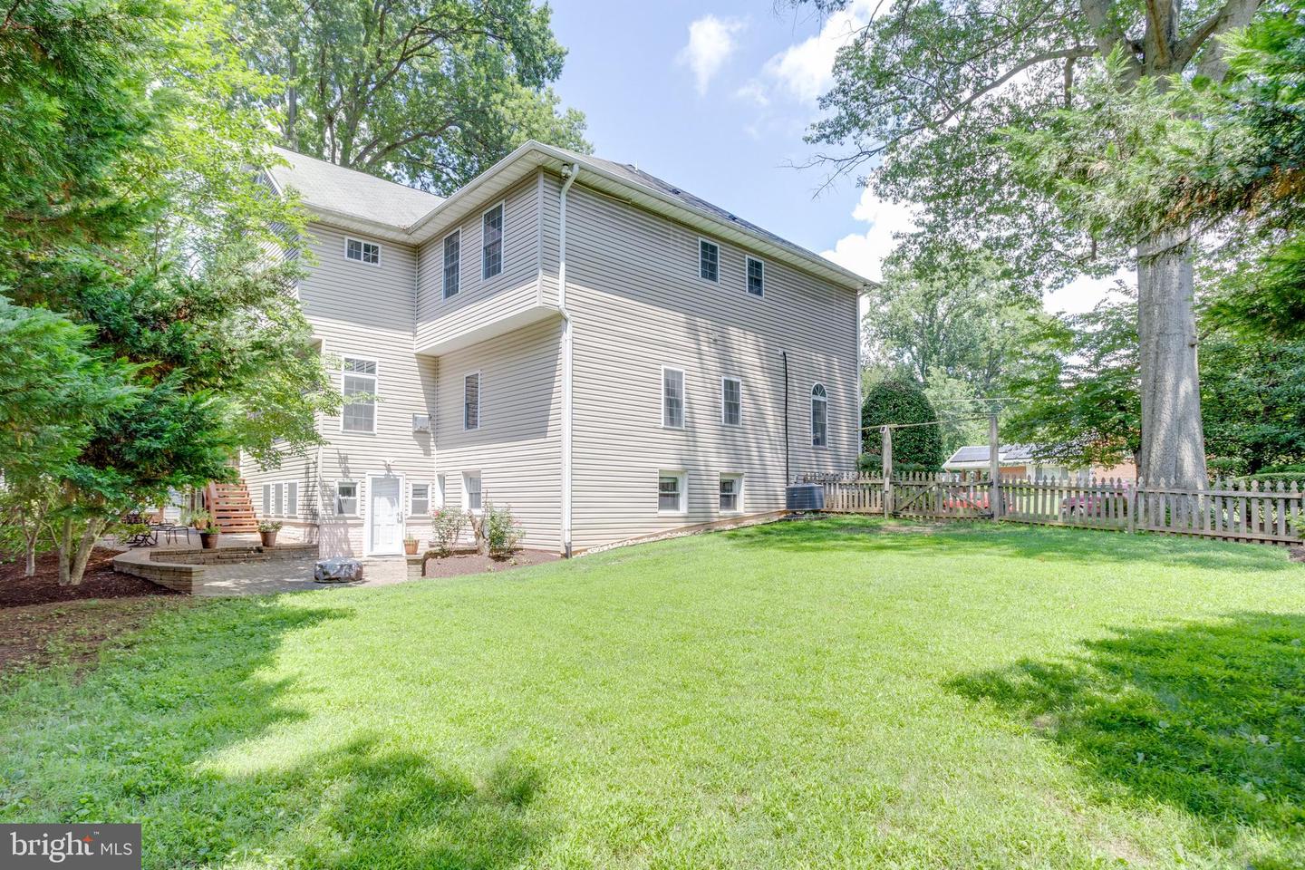 5519 HINTON ST, SPRINGFIELD, Virginia 22151, 7 Bedrooms Bedrooms, ,5 BathroomsBathrooms,Residential,For sale,5519 HINTON ST,VAFX2252494 MLS # VAFX2252494