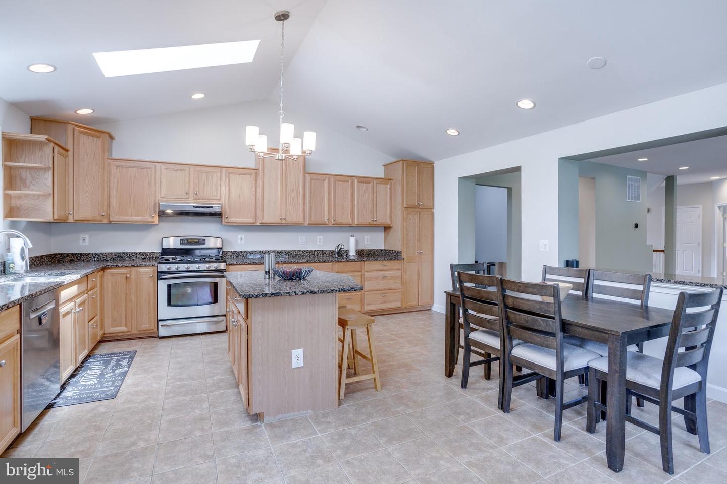 5519 HINTON ST, SPRINGFIELD, Virginia 22151, 7 Bedrooms Bedrooms, ,5 BathroomsBathrooms,Residential,For sale,5519 HINTON ST,VAFX2252494 MLS # VAFX2252494