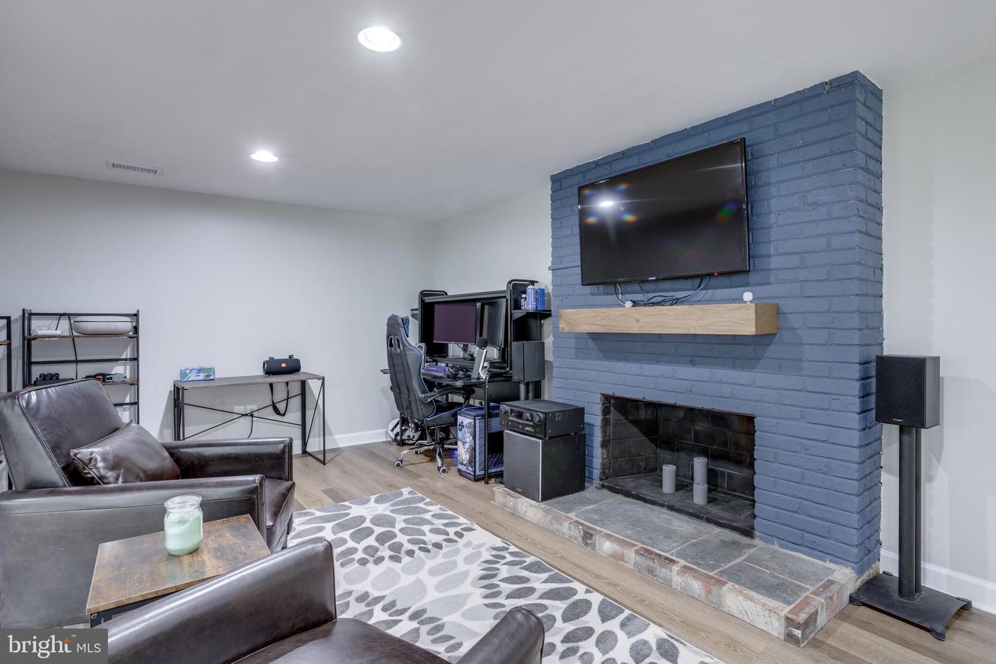 5519 HINTON ST, SPRINGFIELD, Virginia 22151, 7 Bedrooms Bedrooms, ,5 BathroomsBathrooms,Residential,For sale,5519 HINTON ST,VAFX2252494 MLS # VAFX2252494