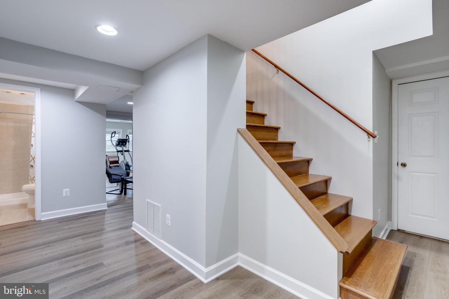 5519 HINTON ST, SPRINGFIELD, Virginia 22151, 7 Bedrooms Bedrooms, ,5 BathroomsBathrooms,Residential,For sale,5519 HINTON ST,VAFX2252494 MLS # VAFX2252494