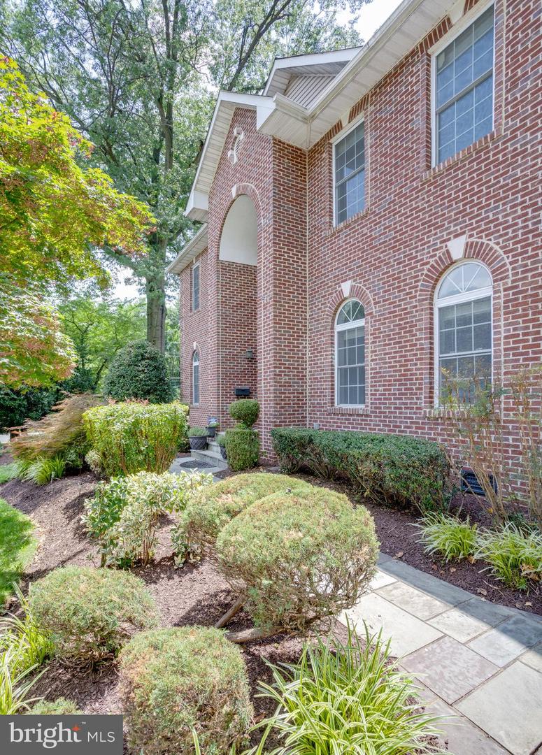 5519 HINTON ST, SPRINGFIELD, Virginia 22151, 7 Bedrooms Bedrooms, ,5 BathroomsBathrooms,Residential,For sale,5519 HINTON ST,VAFX2252494 MLS # VAFX2252494