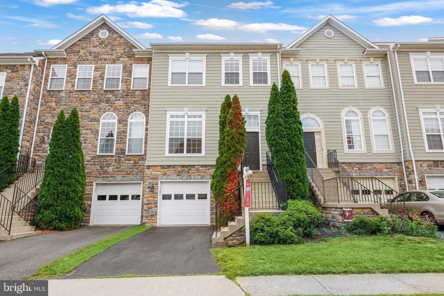 868 STONEFIELD SQ NE, LEESBURG, Virginia 20176, 3 Bedrooms Bedrooms, ,3 BathroomsBathrooms,Residential,For sale,868 STONEFIELD SQ NE,VALO2101160 MLS # VALO2101160
