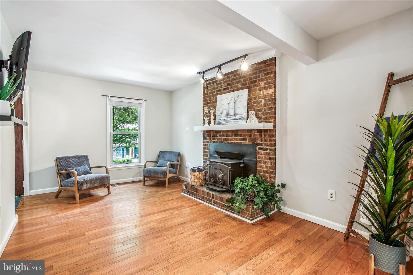 16082 DEER PARK DR, DUMFRIES, Virginia 22025, 4 Bedrooms Bedrooms, ,2 BathroomsBathrooms,Residential,For sale,16082 DEER PARK DR,VAPW2098536 MLS # VAPW2098536