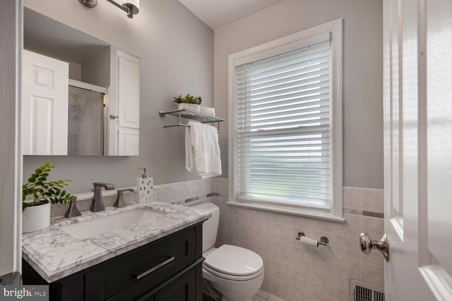 5019 10TH ST N, ARLINGTON, Virginia 22205, 4 Bedrooms Bedrooms, ,3 BathroomsBathrooms,Residential,For sale,5019 10TH ST N,VAAR2060342 MLS # VAAR2060342