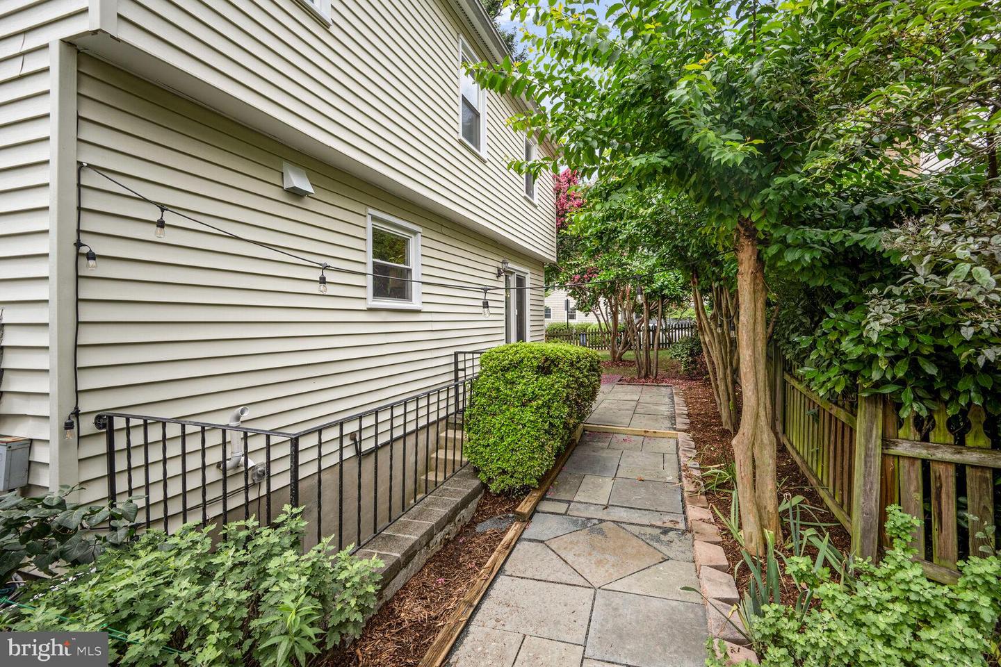 5019 10TH ST N, ARLINGTON, Virginia 22205, 4 Bedrooms Bedrooms, ,3 BathroomsBathrooms,Residential,For sale,5019 10TH ST N,VAAR2060342 MLS # VAAR2060342