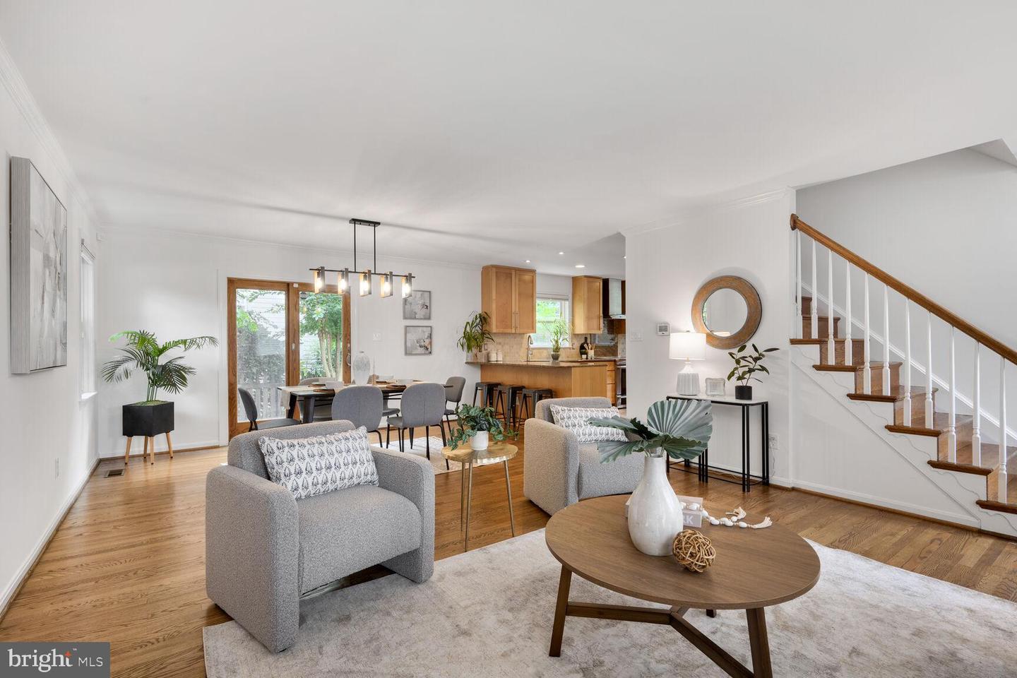 5019 10TH ST N, ARLINGTON, Virginia 22205, 4 Bedrooms Bedrooms, ,3 BathroomsBathrooms,Residential,For sale,5019 10TH ST N,VAAR2060342 MLS # VAAR2060342