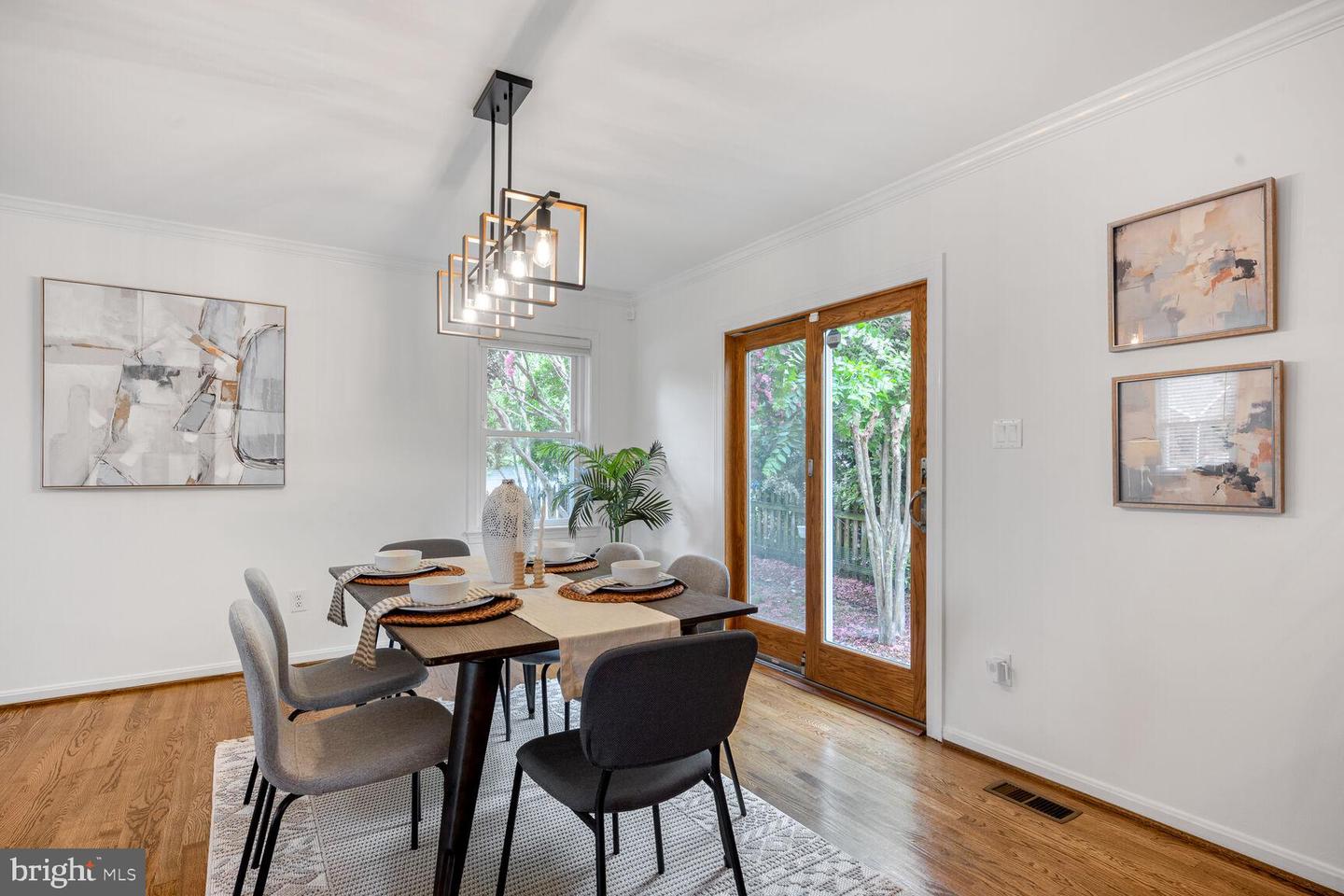 5019 10TH ST N, ARLINGTON, Virginia 22205, 4 Bedrooms Bedrooms, ,3 BathroomsBathrooms,Residential,For sale,5019 10TH ST N,VAAR2060342 MLS # VAAR2060342