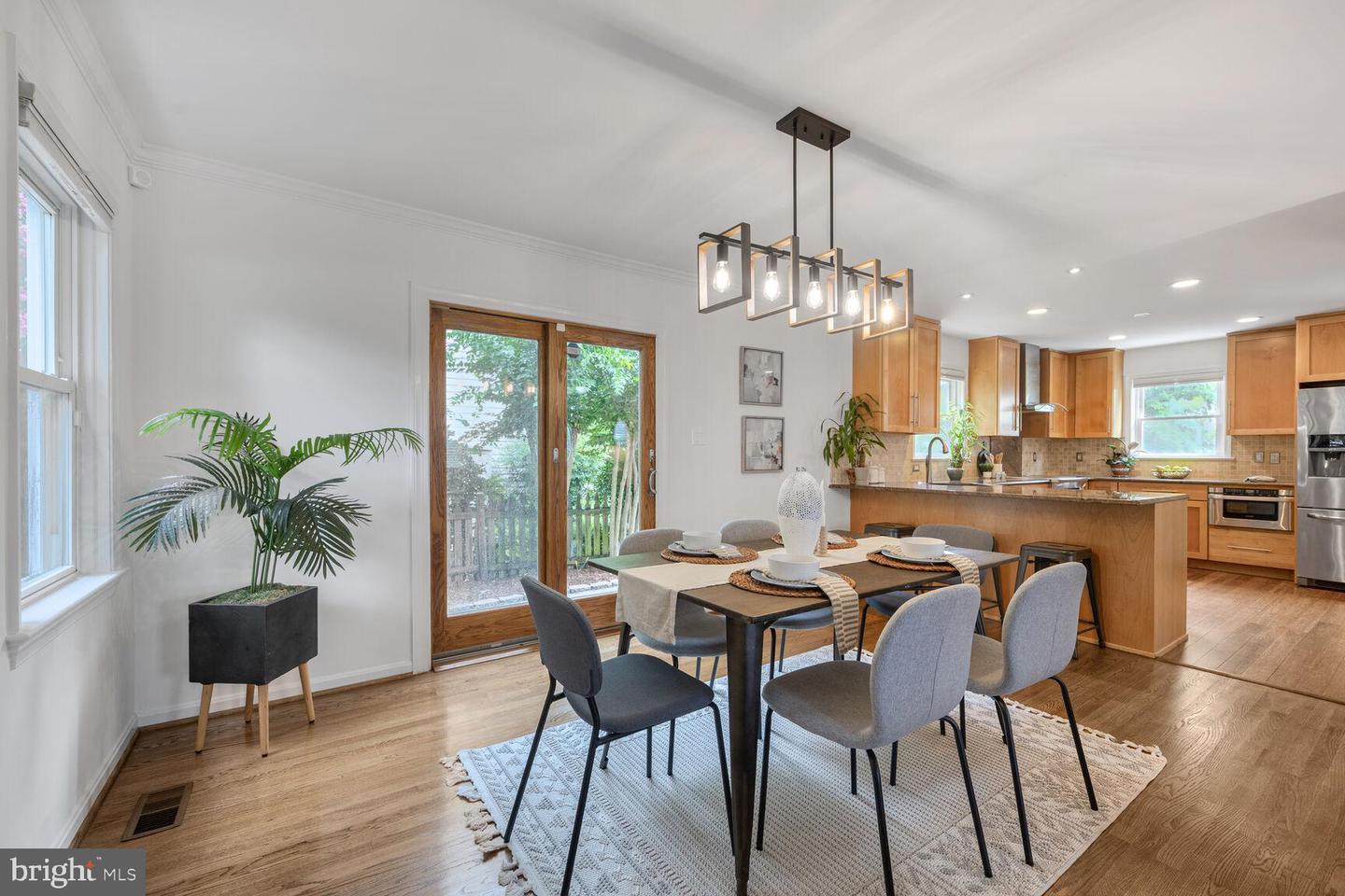5019 10TH ST N, ARLINGTON, Virginia 22205, 4 Bedrooms Bedrooms, ,3 BathroomsBathrooms,Residential,For sale,5019 10TH ST N,VAAR2060342 MLS # VAAR2060342