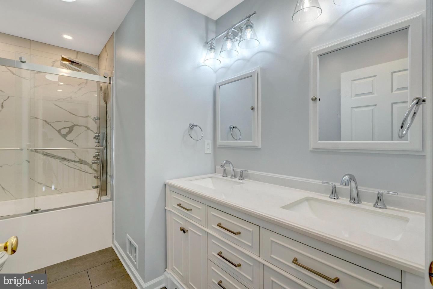 21625 LIVERPOOL ST, ASHBURN, Virginia 20147, 4 Bedrooms Bedrooms, ,3 BathroomsBathrooms,Residential,For sale,21625 LIVERPOOL ST,VALO2101428 MLS # VALO2101428