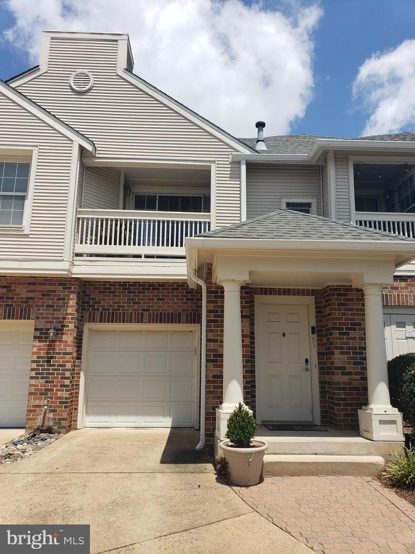 45070 BRAE TER #202, ASHBURN, Virginia 20147, 2 Bedrooms Bedrooms, ,2 BathroomsBathrooms,Residential,For sale,45070 BRAE TER #202,VALO2101454 MLS # VALO2101454