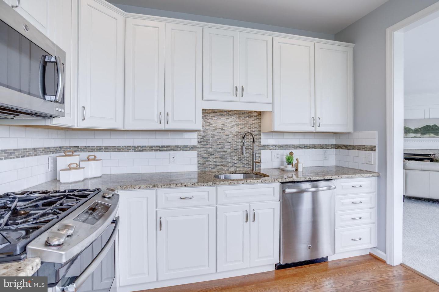 1735 KINGSGATE CT #302, ALEXANDRIA, Virginia 22302, 2 Bedrooms Bedrooms, ,2 BathroomsBathrooms,Residential,For sale,1735 KINGSGATE CT #302,VAAX2047316 MLS # VAAX2047316