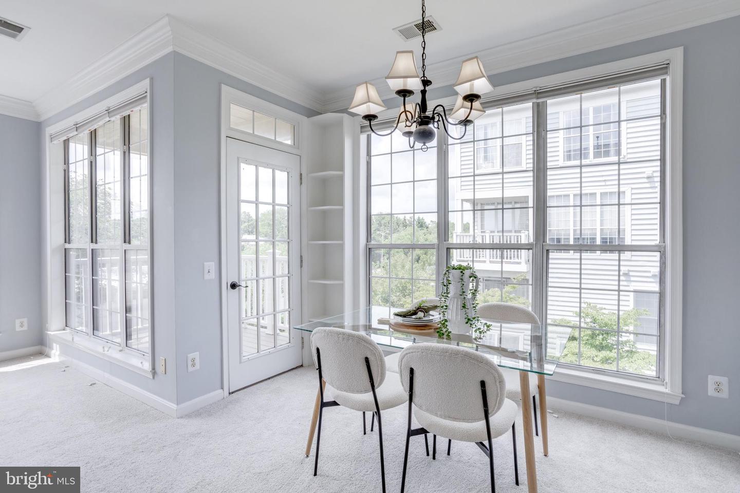 1735 KINGSGATE CT #302, ALEXANDRIA, Virginia 22302, 2 Bedrooms Bedrooms, ,2 BathroomsBathrooms,Residential,For sale,1735 KINGSGATE CT #302,VAAX2047316 MLS # VAAX2047316