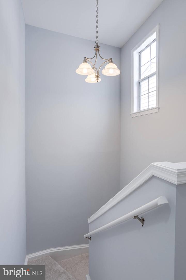 1735 KINGSGATE CT #302, ALEXANDRIA, Virginia 22302, 2 Bedrooms Bedrooms, ,2 BathroomsBathrooms,Residential,For sale,1735 KINGSGATE CT #302,VAAX2047316 MLS # VAAX2047316