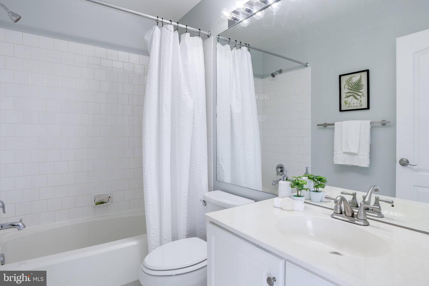 1735 KINGSGATE CT #302, ALEXANDRIA, Virginia 22302, 2 Bedrooms Bedrooms, ,2 BathroomsBathrooms,Residential,For sale,1735 KINGSGATE CT #302,VAAX2047316 MLS # VAAX2047316