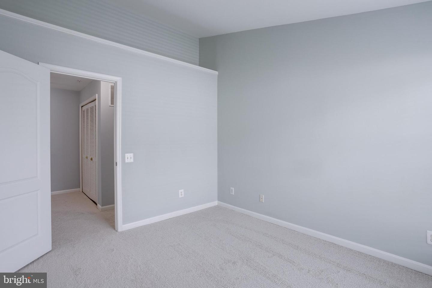 1735 KINGSGATE CT #302, ALEXANDRIA, Virginia 22302, 2 Bedrooms Bedrooms, ,2 BathroomsBathrooms,Residential,For sale,1735 KINGSGATE CT #302,VAAX2047316 MLS # VAAX2047316