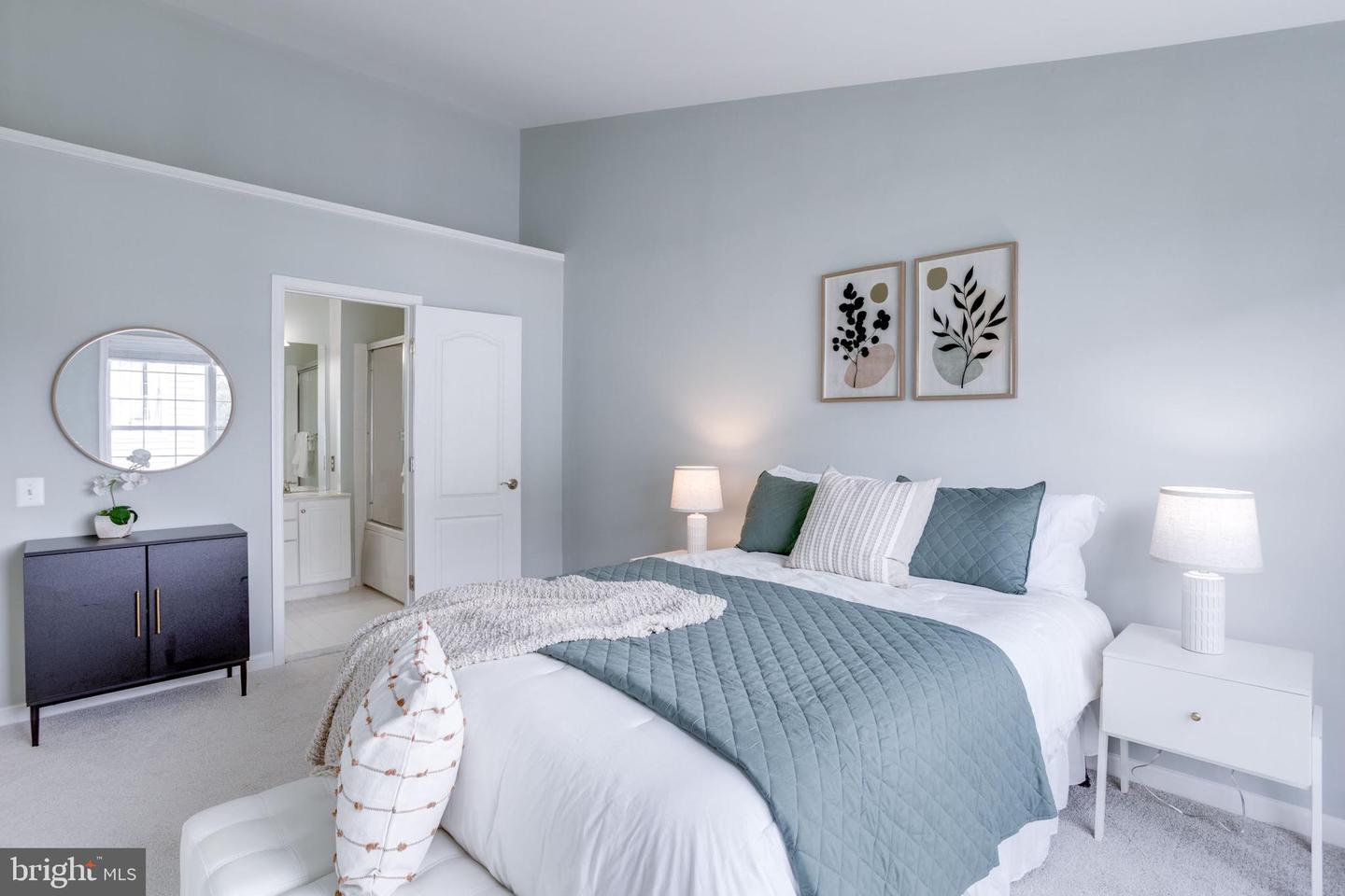 1735 KINGSGATE CT #302, ALEXANDRIA, Virginia 22302, 2 Bedrooms Bedrooms, ,2 BathroomsBathrooms,Residential,For sale,1735 KINGSGATE CT #302,VAAX2047316 MLS # VAAX2047316