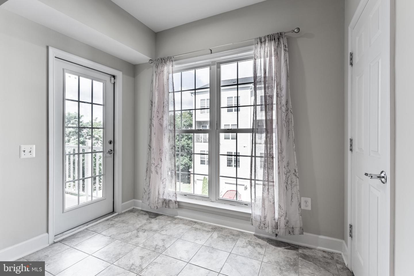 2225 OBERLIN DR #334A, WOODBRIDGE, Virginia 22191, 3 Bedrooms Bedrooms, ,2 BathroomsBathrooms,Residential,For sale,2225 OBERLIN DR #334A,VAPW2098836 MLS # VAPW2098836