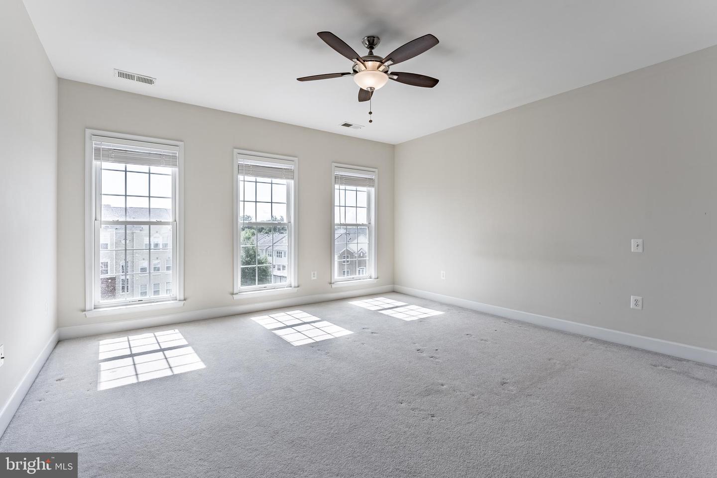 2225 OBERLIN DR #334A, WOODBRIDGE, Virginia 22191, 3 Bedrooms Bedrooms, ,2 BathroomsBathrooms,Residential,For sale,2225 OBERLIN DR #334A,VAPW2098836 MLS # VAPW2098836