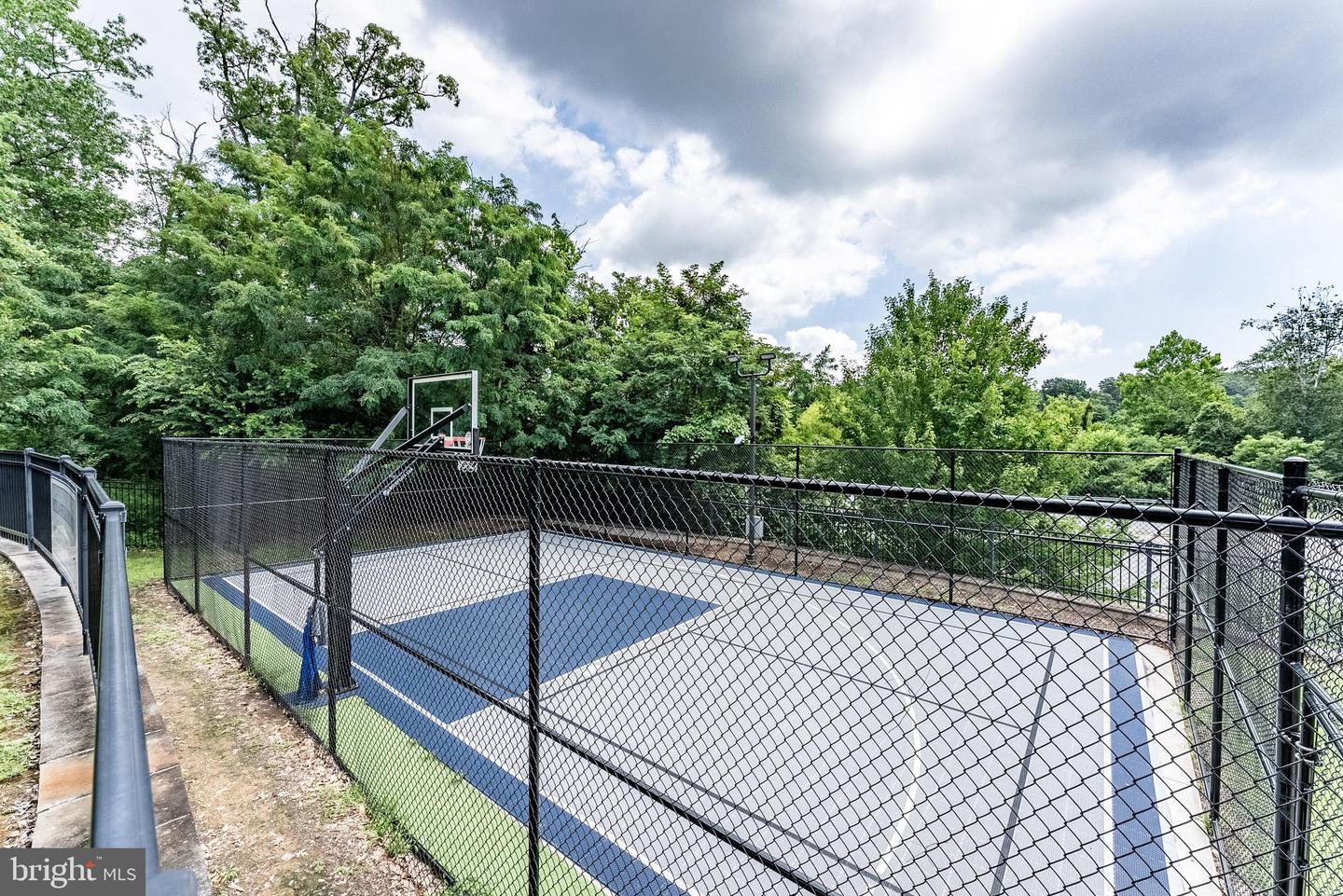 2225 OBERLIN DR #334A, WOODBRIDGE, Virginia 22191, 3 Bedrooms Bedrooms, ,2 BathroomsBathrooms,Residential,For sale,2225 OBERLIN DR #334A,VAPW2098836 MLS # VAPW2098836