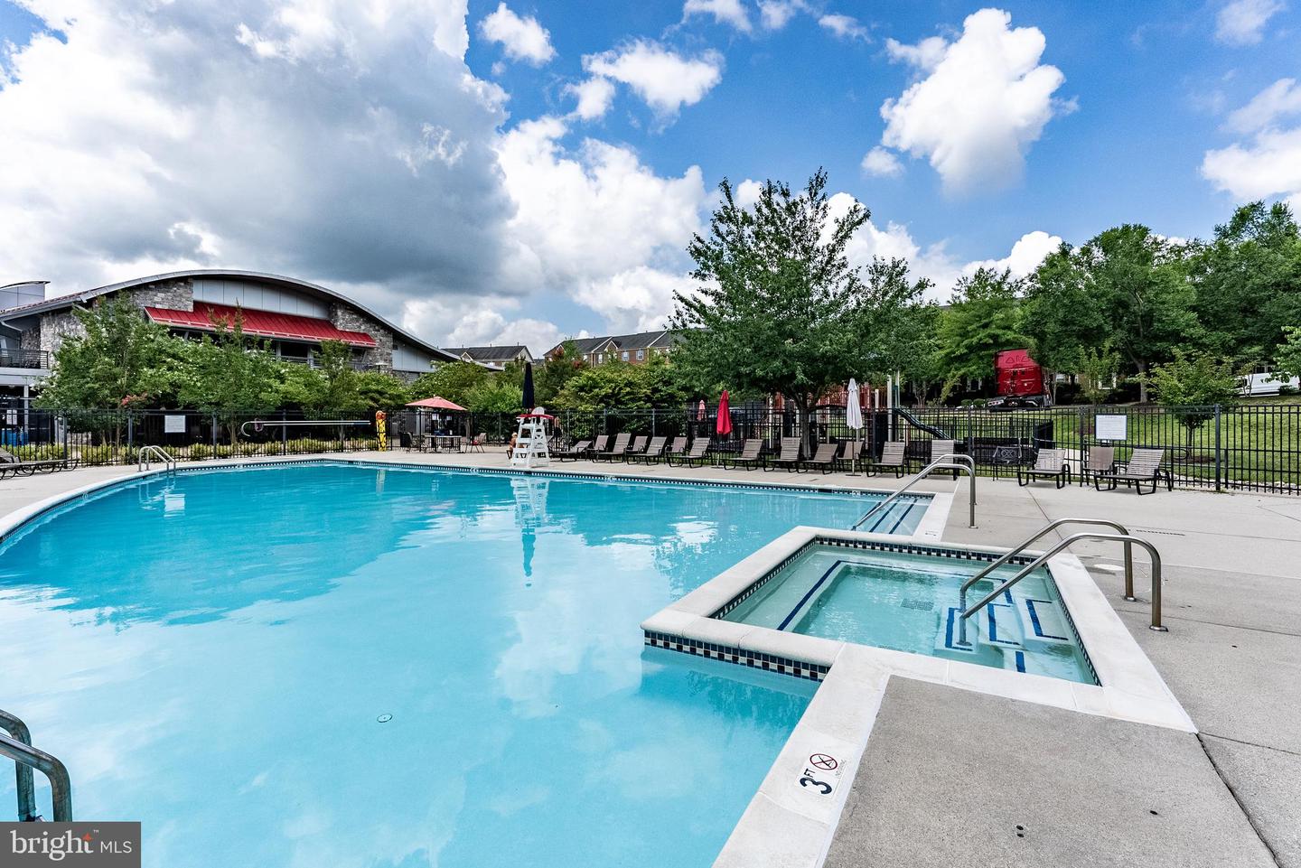 2225 OBERLIN DR #334A, WOODBRIDGE, Virginia 22191, 3 Bedrooms Bedrooms, ,2 BathroomsBathrooms,Residential,For sale,2225 OBERLIN DR #334A,VAPW2098836 MLS # VAPW2098836