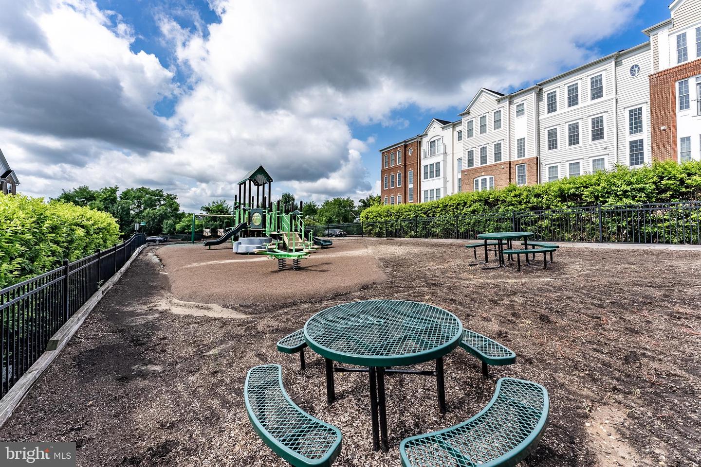 2225 OBERLIN DR #334A, WOODBRIDGE, Virginia 22191, 3 Bedrooms Bedrooms, ,2 BathroomsBathrooms,Residential,For sale,2225 OBERLIN DR #334A,VAPW2098836 MLS # VAPW2098836