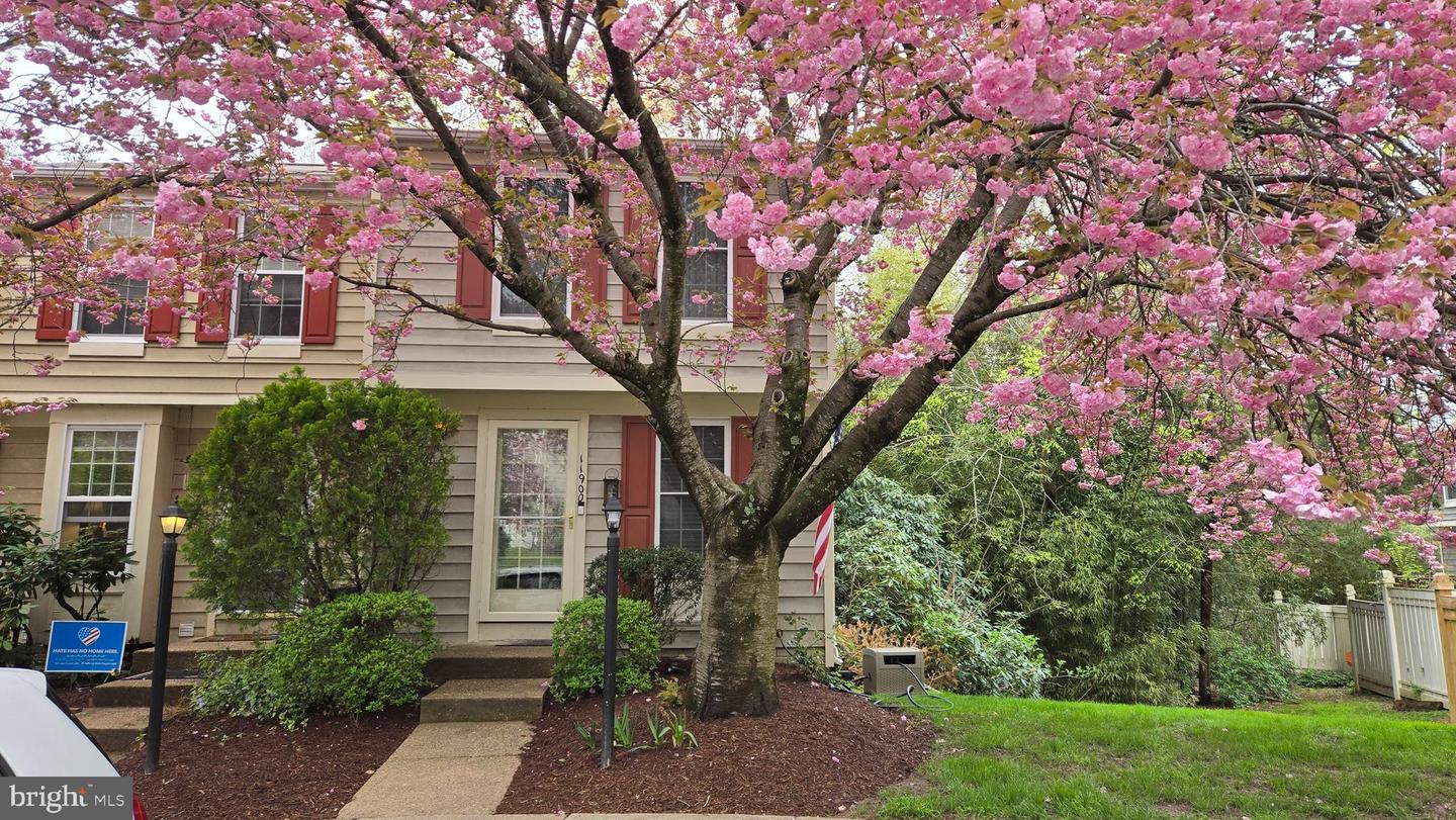 11900 FIELDTHORN CT, RESTON, Virginia 20194, 2 Bedrooms Bedrooms, ,2 BathroomsBathrooms,Residential,For sale,11900 FIELDTHORN CT,VAFX2253822 MLS # VAFX2253822