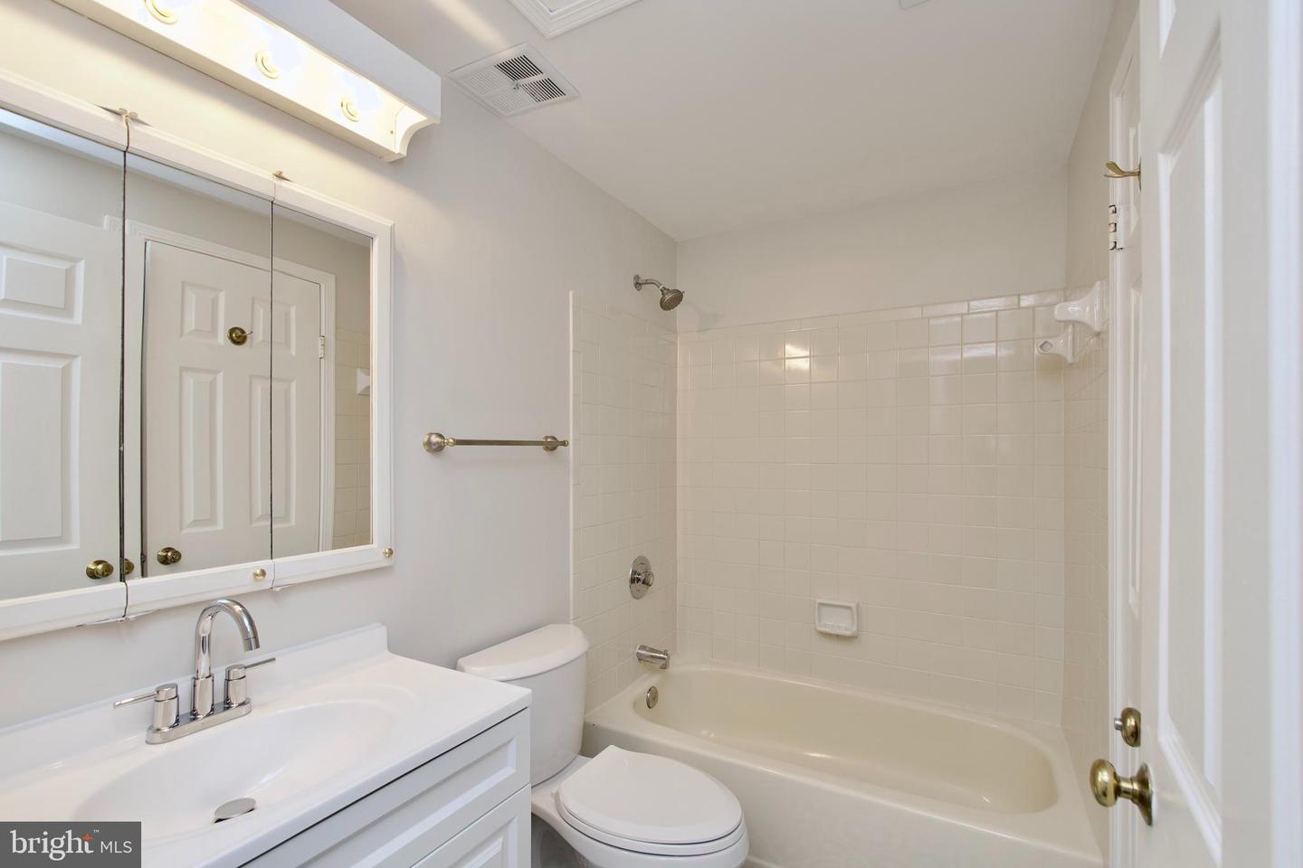 11900 FIELDTHORN CT, RESTON, Virginia 20194, 2 Bedrooms Bedrooms, ,2 BathroomsBathrooms,Residential,For sale,11900 FIELDTHORN CT,VAFX2253822 MLS # VAFX2253822