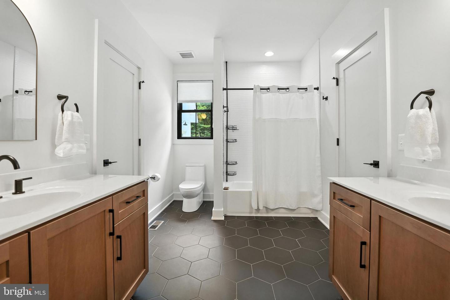 41737 DALEVIEW LN, LEESBURG, Virginia 20176, 4 Bedrooms Bedrooms, ,3 BathroomsBathrooms,Residential,For sale,41737 DALEVIEW LN,VALO2101410 MLS # VALO2101410