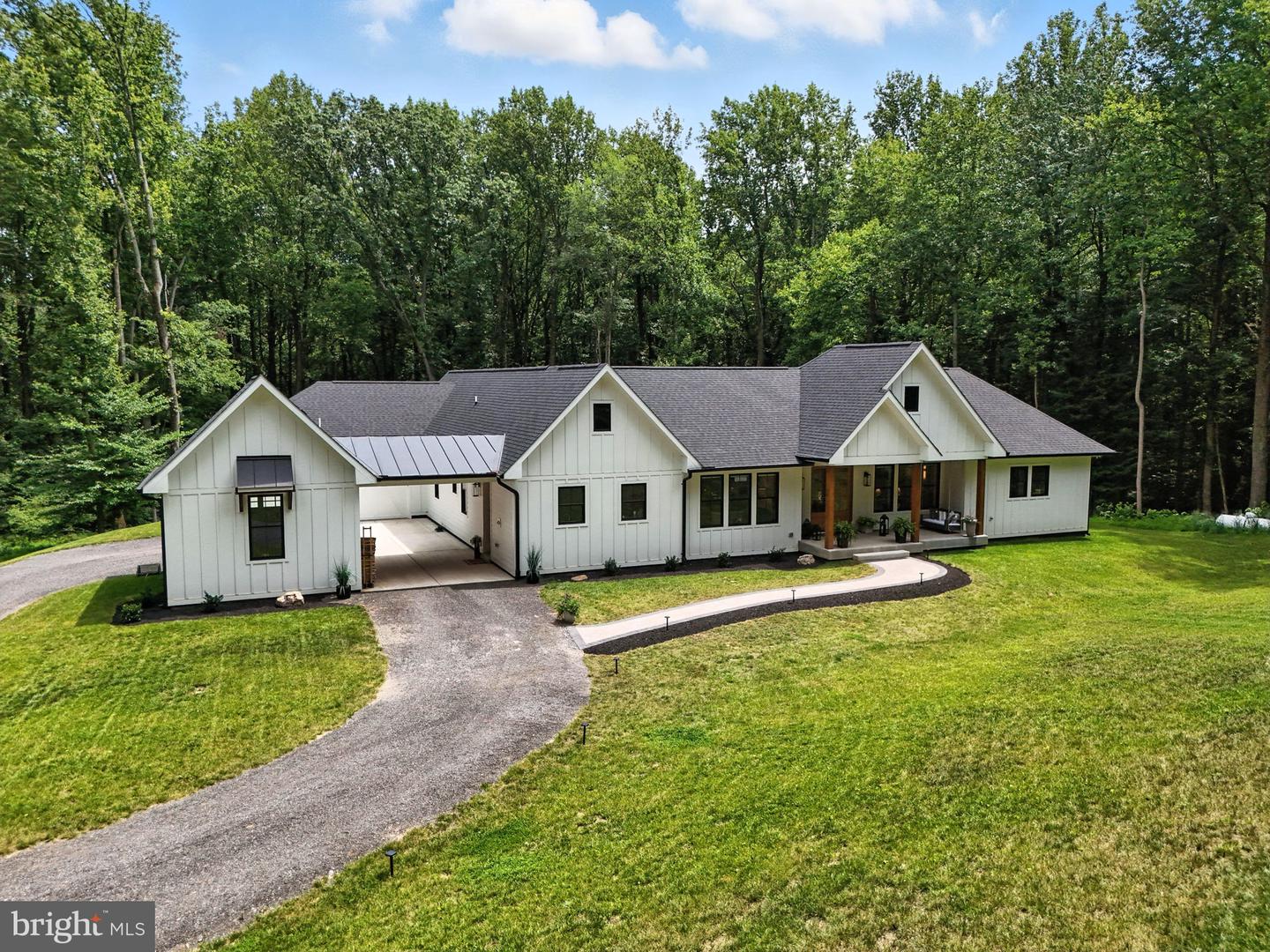 41737 DALEVIEW LN, LEESBURG, Virginia 20176, 4 Bedrooms Bedrooms, ,3 BathroomsBathrooms,Residential,For sale,41737 DALEVIEW LN,VALO2101410 MLS # VALO2101410