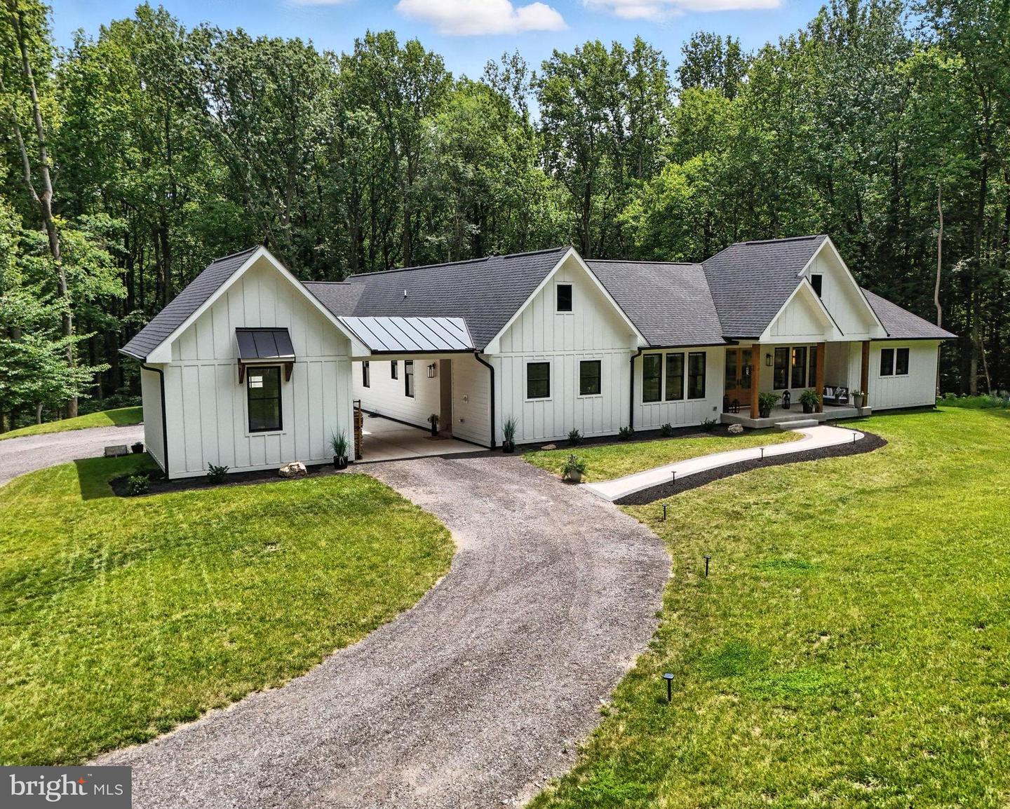 41737 DALEVIEW LN, LEESBURG, Virginia 20176, 4 Bedrooms Bedrooms, ,3 BathroomsBathrooms,Residential,For sale,41737 DALEVIEW LN,VALO2101410 MLS # VALO2101410