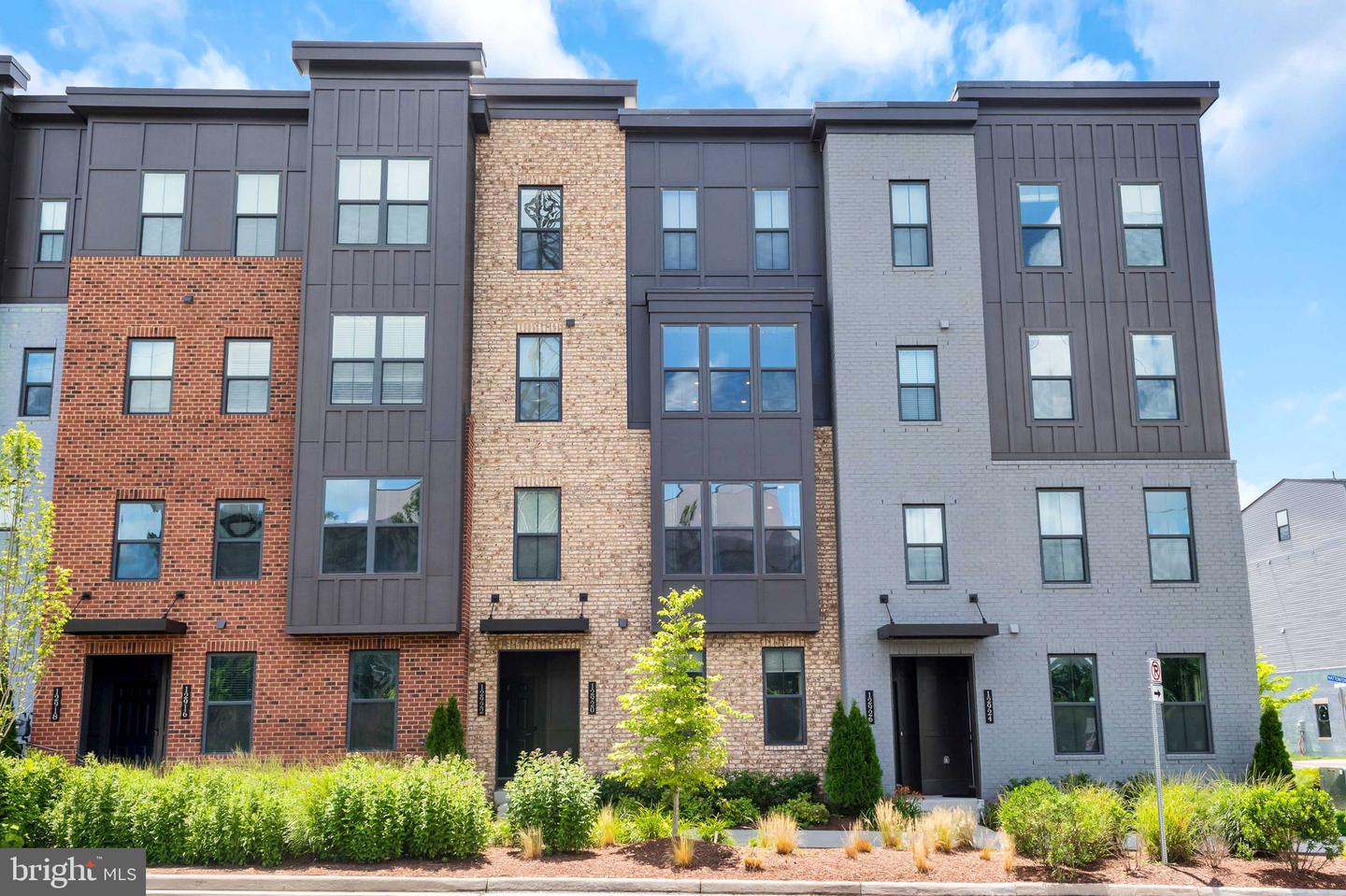 12920 SUNRISE RIDGE ALY #65, HERNDON, Virginia 20171, 3 Bedrooms Bedrooms, ,2 BathroomsBathrooms,Residential,For sale,12920 SUNRISE RIDGE ALY #65,VAFX2254398 MLS # VAFX2254398