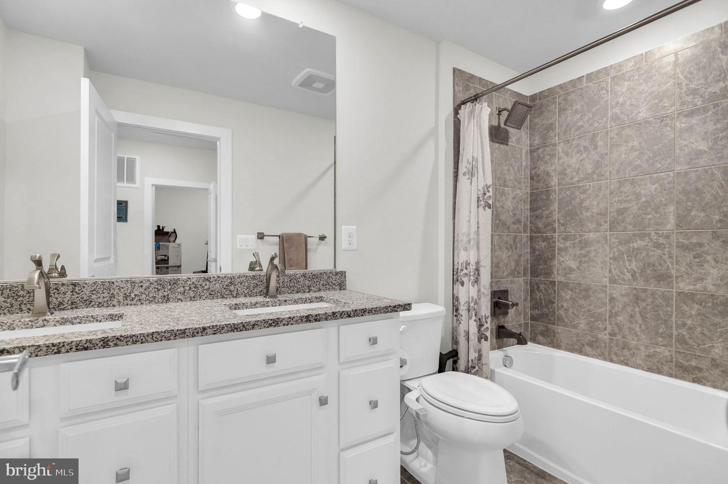 12920 SUNRISE RIDGE ALY #65, HERNDON, Virginia 20171, 3 Bedrooms Bedrooms, ,2 BathroomsBathrooms,Residential,For sale,12920 SUNRISE RIDGE ALY #65,VAFX2254398 MLS # VAFX2254398