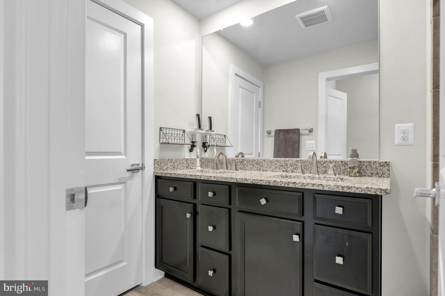 12920 SUNRISE RIDGE ALY #65, HERNDON, Virginia 20171, 3 Bedrooms Bedrooms, ,2 BathroomsBathrooms,Residential,For sale,12920 SUNRISE RIDGE ALY #65,VAFX2254398 MLS # VAFX2254398