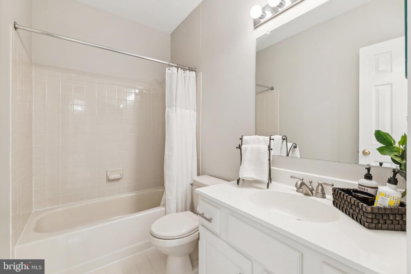 9010 WEATHERLY WAY, LORTON, Virginia 22079, 5 Bedrooms Bedrooms, ,4 BathroomsBathrooms,Residential,For sale,9010 WEATHERLY WAY,VAFX2254428 MLS # VAFX2254428