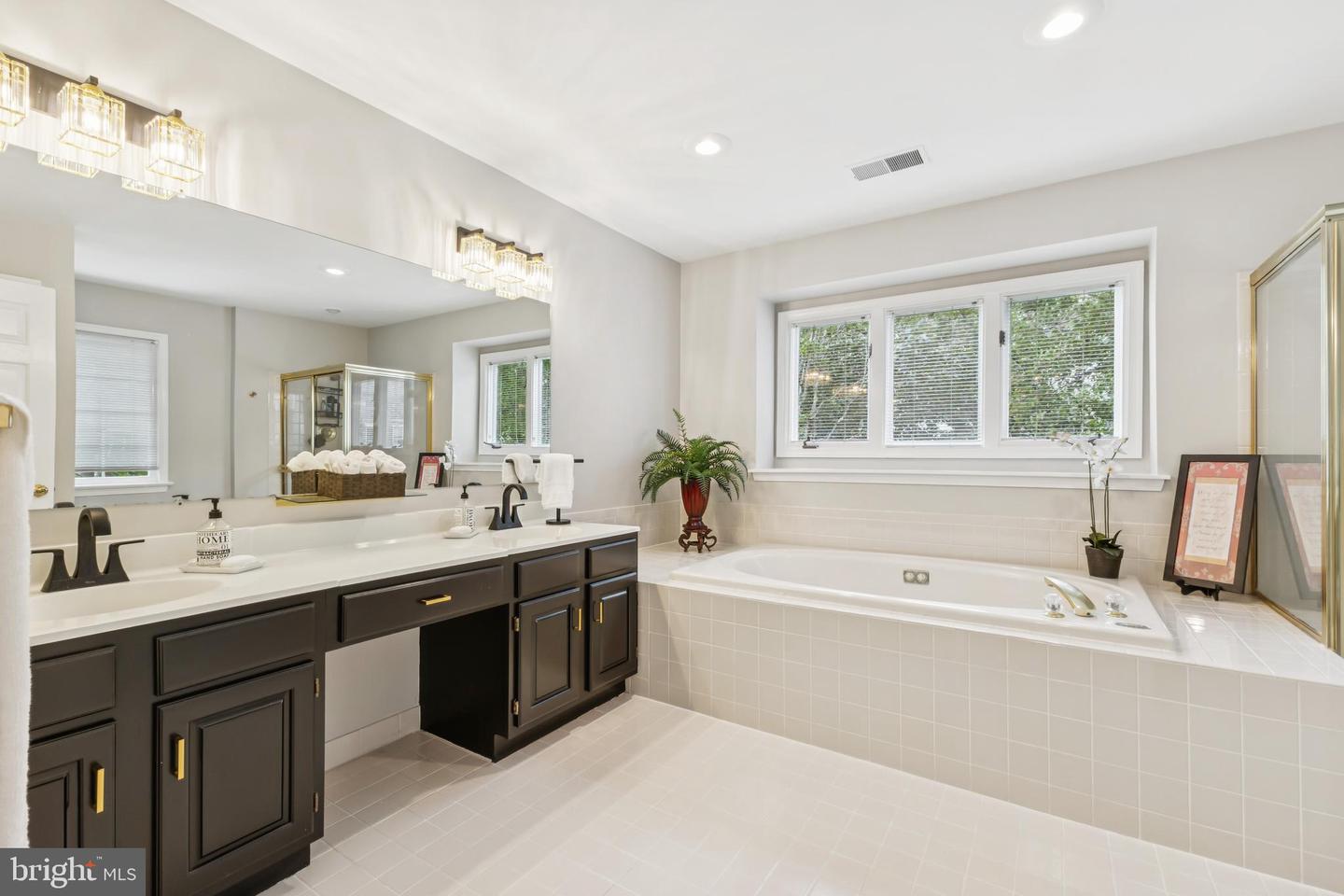 9010 WEATHERLY WAY, LORTON, Virginia 22079, 5 Bedrooms Bedrooms, ,4 BathroomsBathrooms,Residential,For sale,9010 WEATHERLY WAY,VAFX2254428 MLS # VAFX2254428