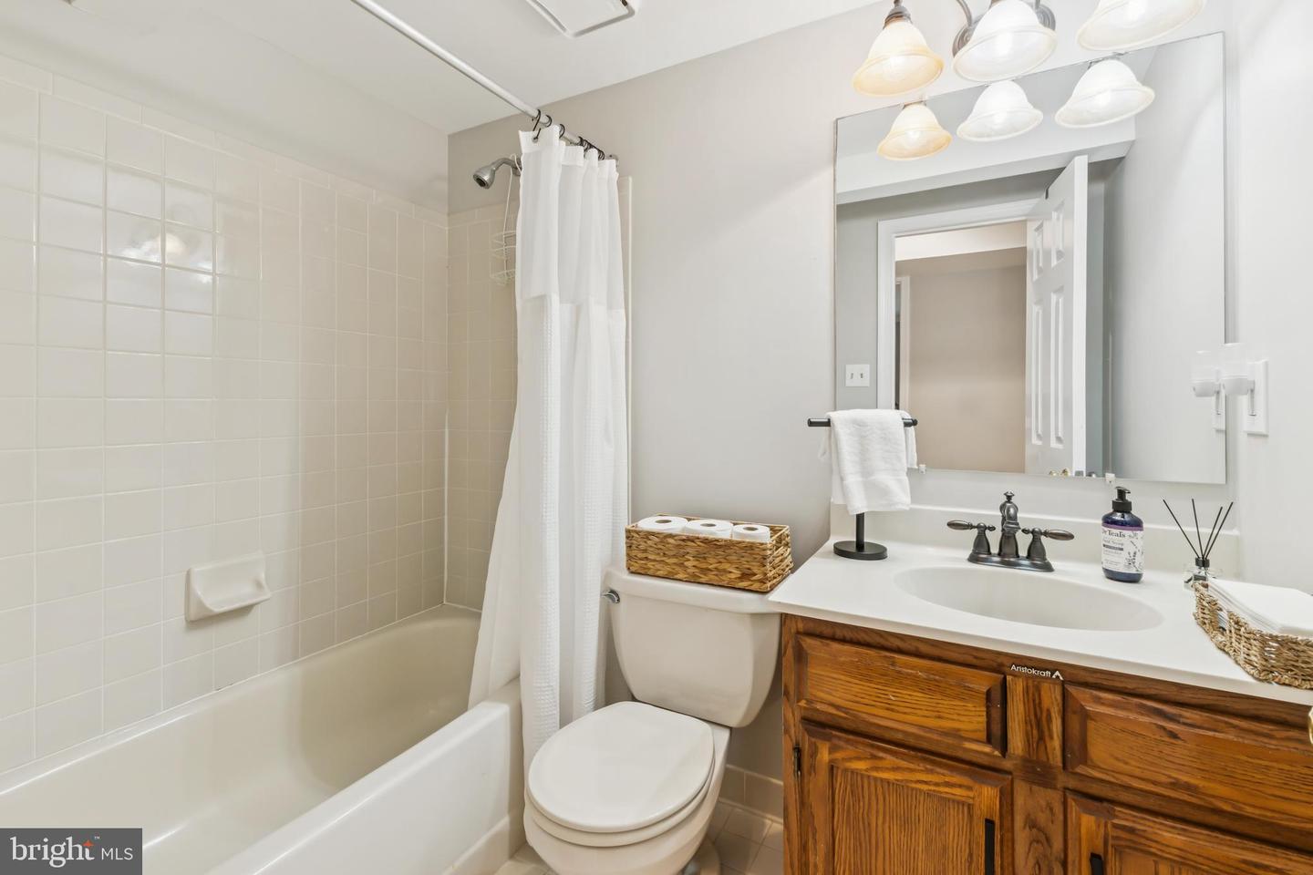 9010 WEATHERLY WAY, LORTON, Virginia 22079, 5 Bedrooms Bedrooms, ,4 BathroomsBathrooms,Residential,For sale,9010 WEATHERLY WAY,VAFX2254428 MLS # VAFX2254428