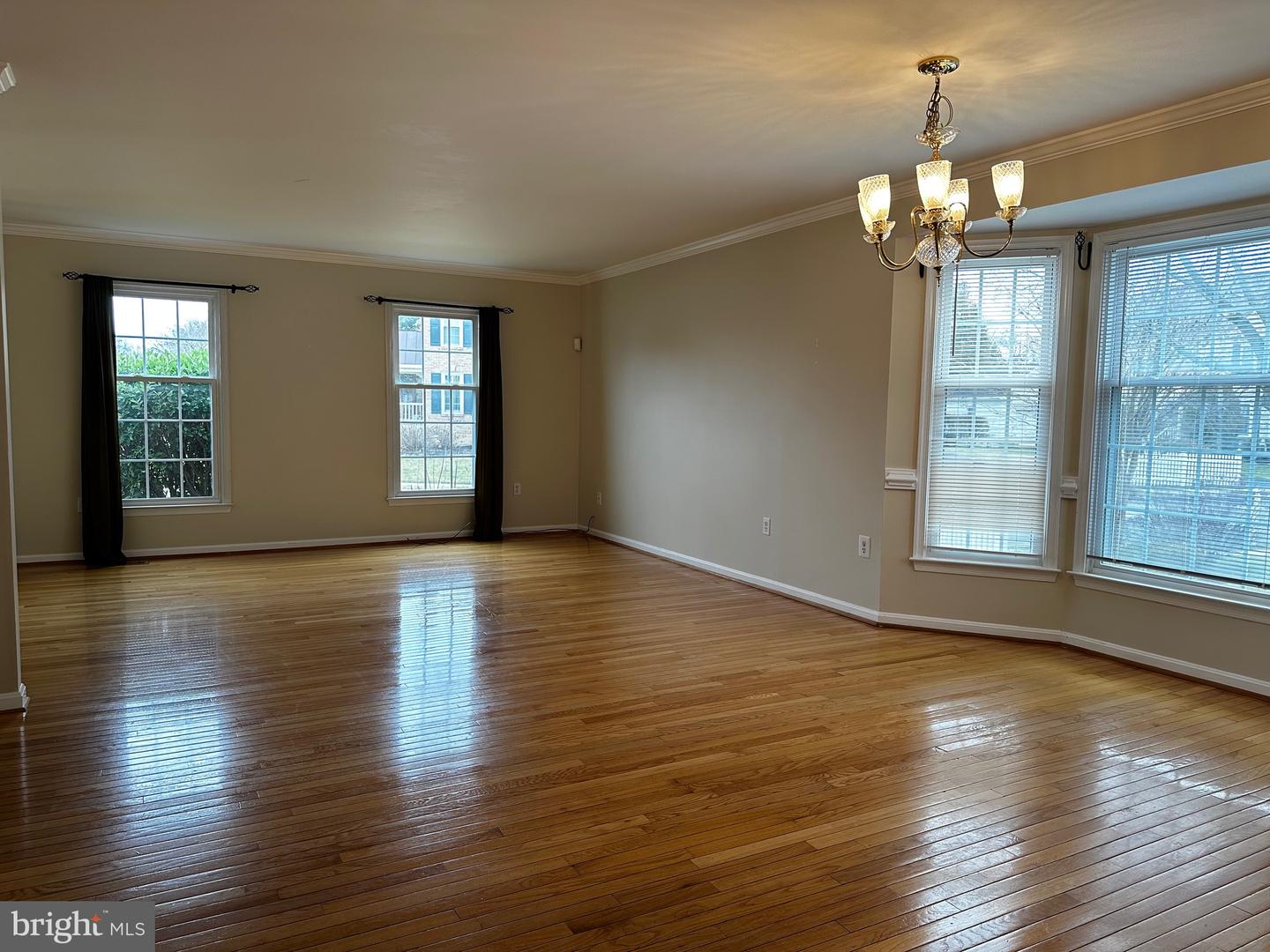6517 SUMMERTON WAY, SPRINGFIELD, Virginia 22150, 3 Bedrooms Bedrooms, ,3 BathroomsBathrooms,Residential,For sale,6517 SUMMERTON WAY,VAFX2254460 MLS # VAFX2254460