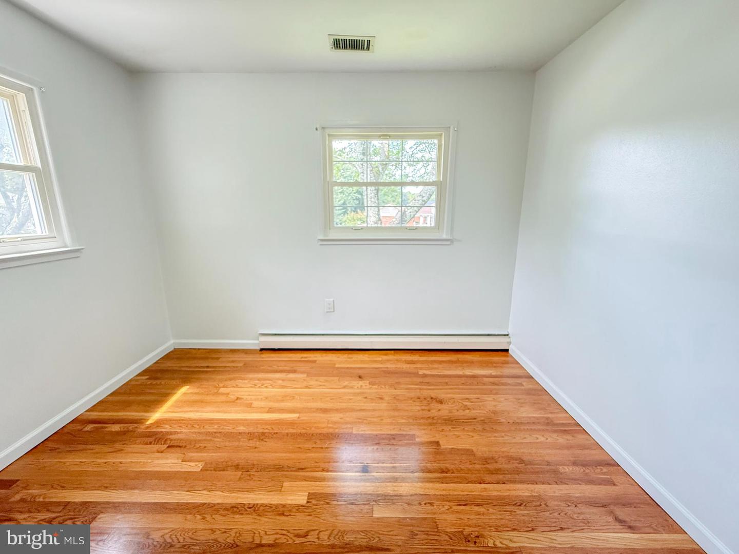 14601 BROOK DR, WOODBRIDGE, Virginia 22193, 3 Bedrooms Bedrooms, ,1 BathroomBathrooms,Residential,For sale,14601 BROOK DR,VAPW2098818 MLS # VAPW2098818