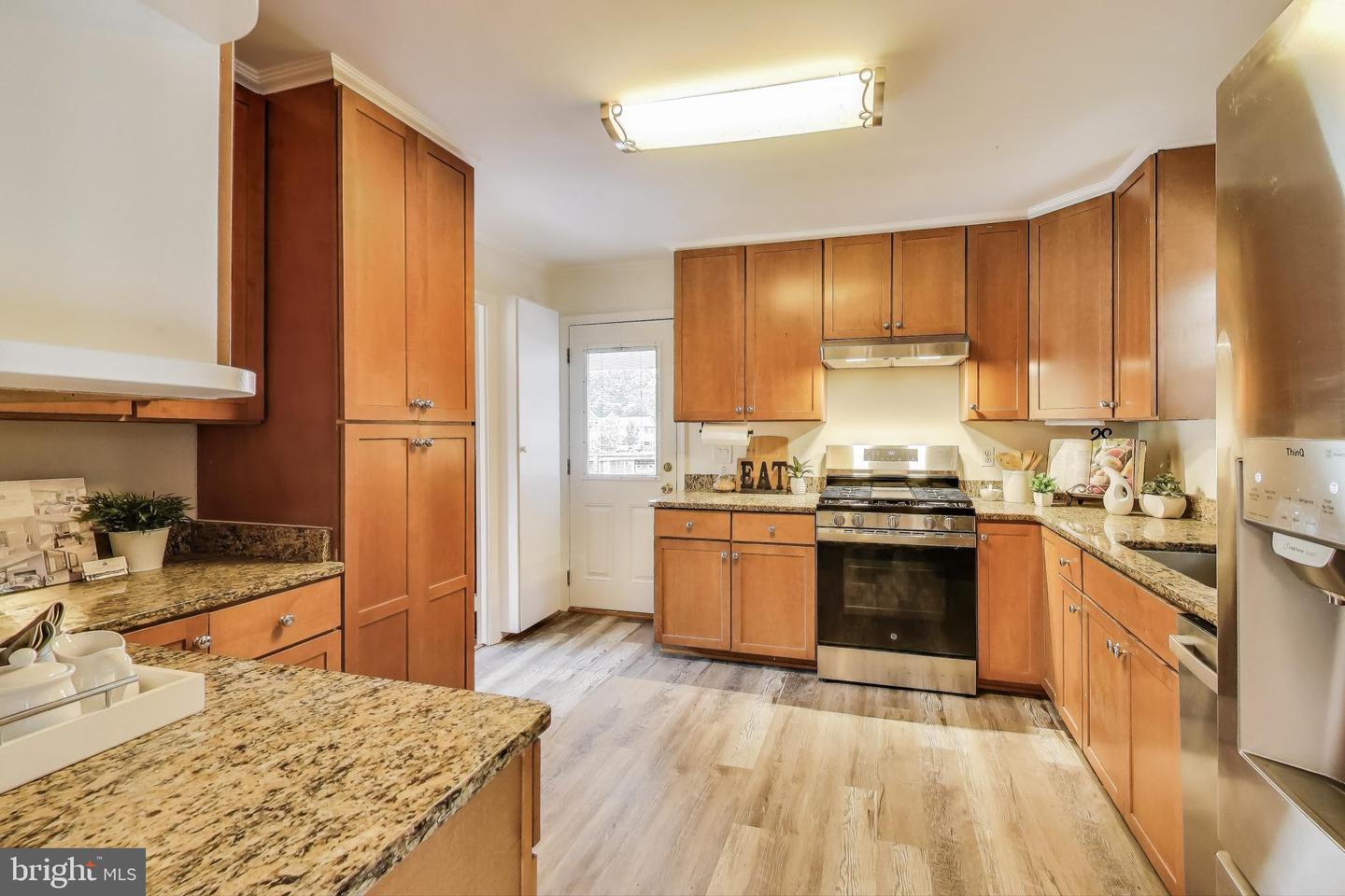 8215 BRIAR CREEK DR, ANNANDALE, Virginia 22003, 4 Bedrooms Bedrooms, 13 Rooms Rooms,2 BathroomsBathrooms,Residential,For sale,8215 BRIAR CREEK DR,VAFX2254538 MLS # VAFX2254538