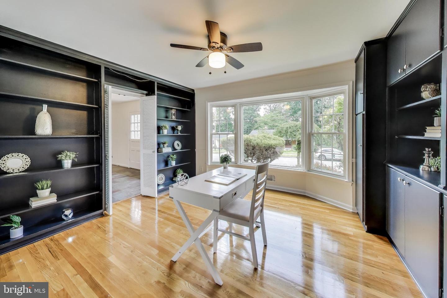 8215 BRIAR CREEK DR, ANNANDALE, Virginia 22003, 4 Bedrooms Bedrooms, 13 Rooms Rooms,2 BathroomsBathrooms,Residential,For sale,8215 BRIAR CREEK DR,VAFX2254538 MLS # VAFX2254538
