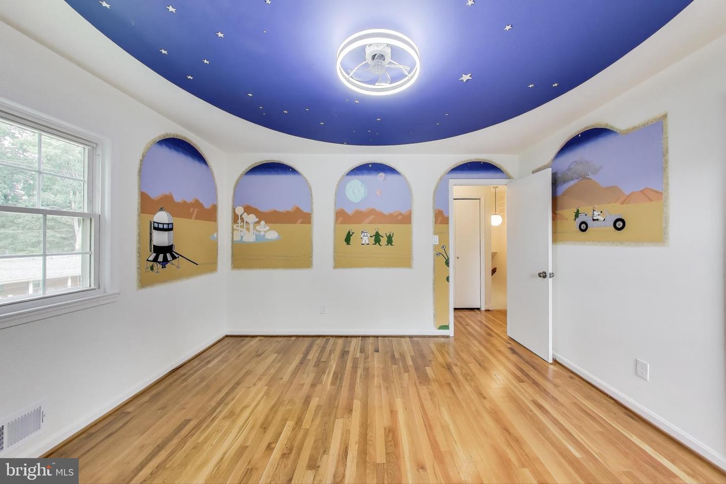 8215 BRIAR CREEK DR, ANNANDALE, Virginia 22003, 4 Bedrooms Bedrooms, 13 Rooms Rooms,2 BathroomsBathrooms,Residential,For sale,8215 BRIAR CREEK DR,VAFX2254538 MLS # VAFX2254538