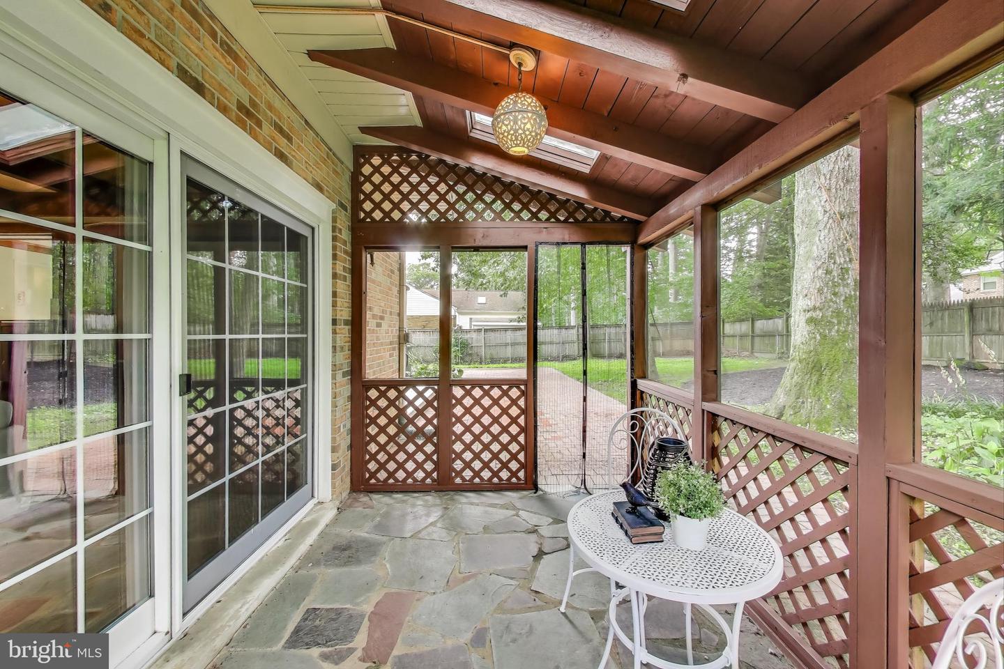 8215 BRIAR CREEK DR, ANNANDALE, Virginia 22003, 4 Bedrooms Bedrooms, 13 Rooms Rooms,2 BathroomsBathrooms,Residential,For sale,8215 BRIAR CREEK DR,VAFX2254538 MLS # VAFX2254538