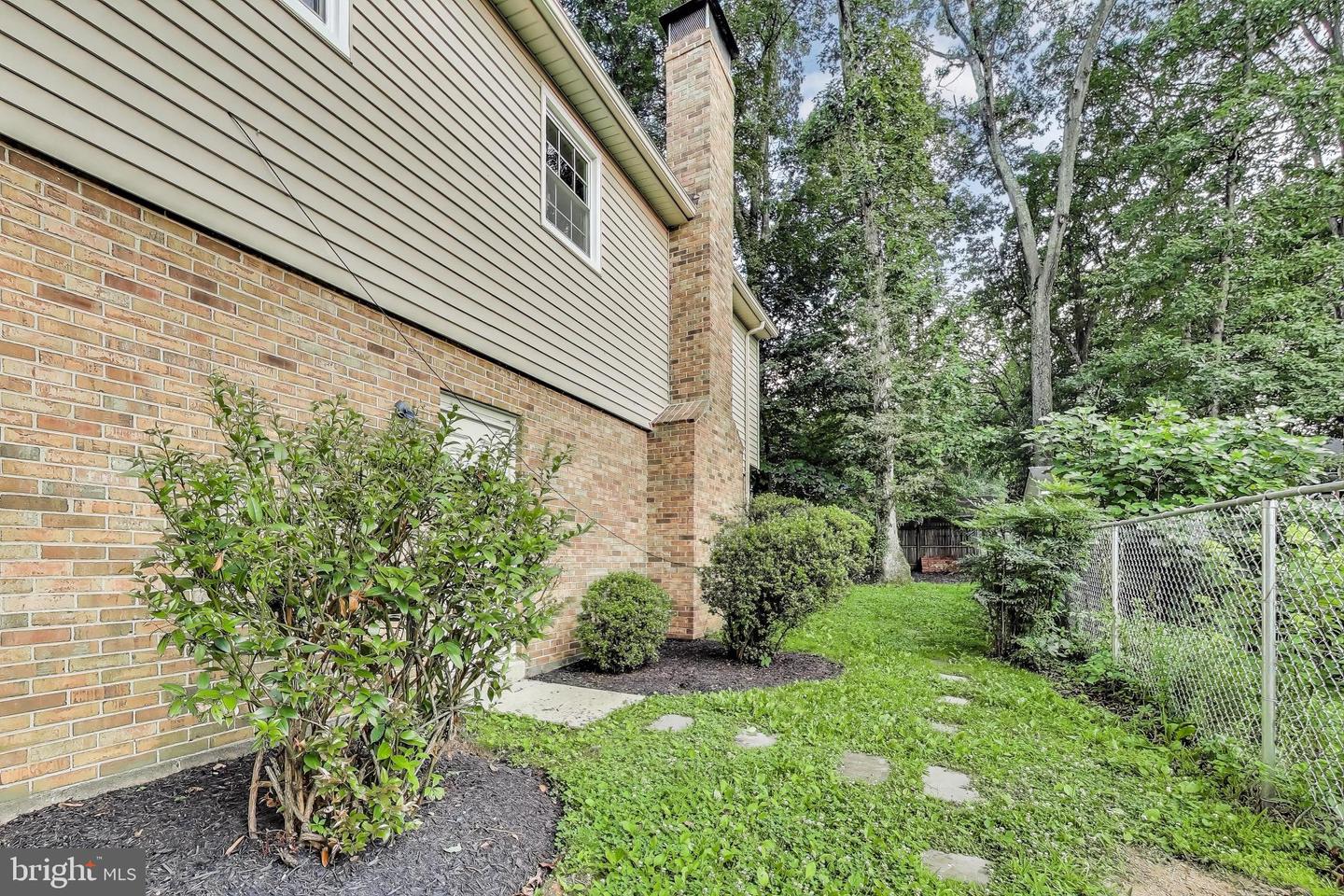 8215 BRIAR CREEK DR, ANNANDALE, Virginia 22003, 4 Bedrooms Bedrooms, 13 Rooms Rooms,2 BathroomsBathrooms,Residential,For sale,8215 BRIAR CREEK DR,VAFX2254538 MLS # VAFX2254538