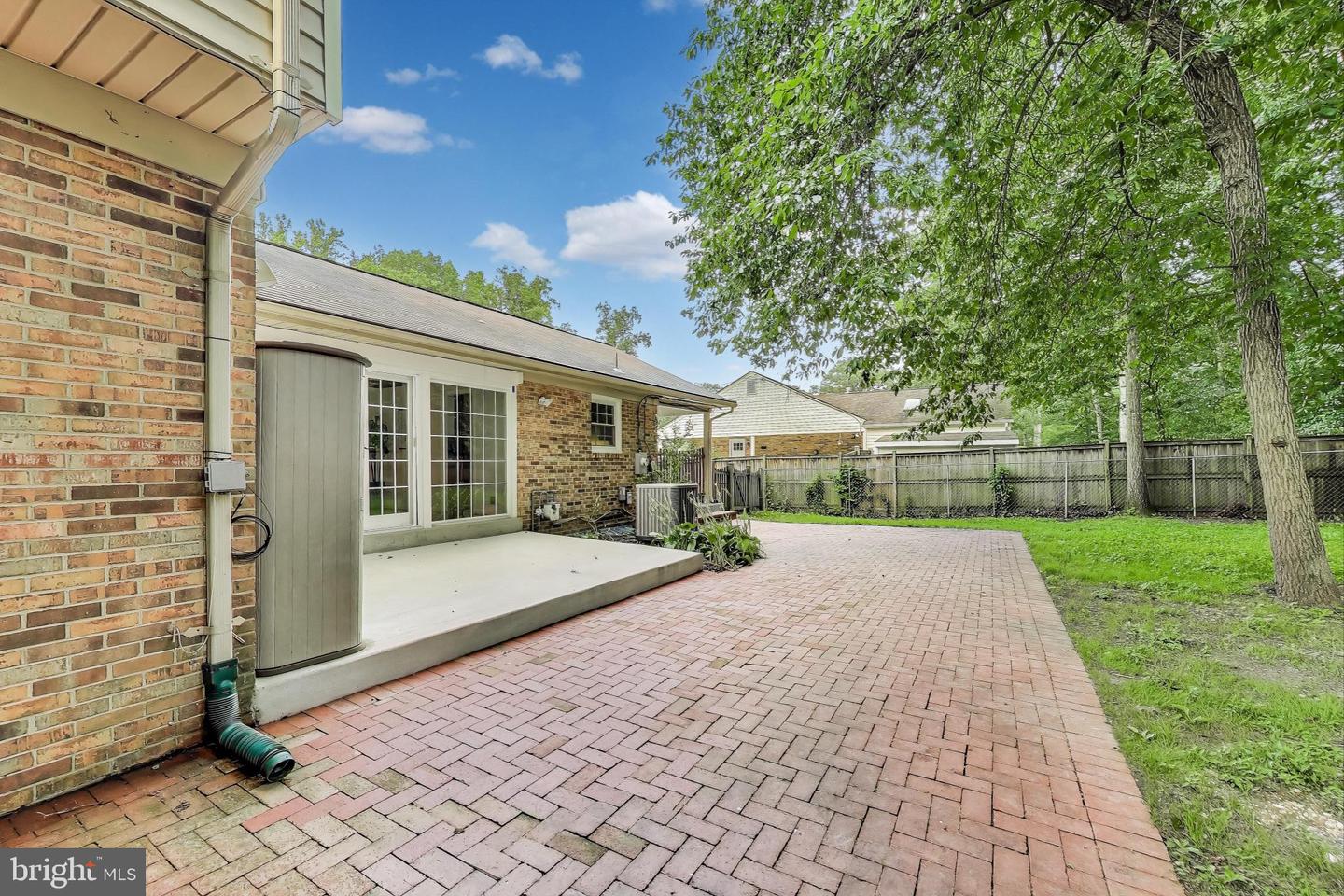 8215 BRIAR CREEK DR, ANNANDALE, Virginia 22003, 4 Bedrooms Bedrooms, 13 Rooms Rooms,2 BathroomsBathrooms,Residential,For sale,8215 BRIAR CREEK DR,VAFX2254538 MLS # VAFX2254538