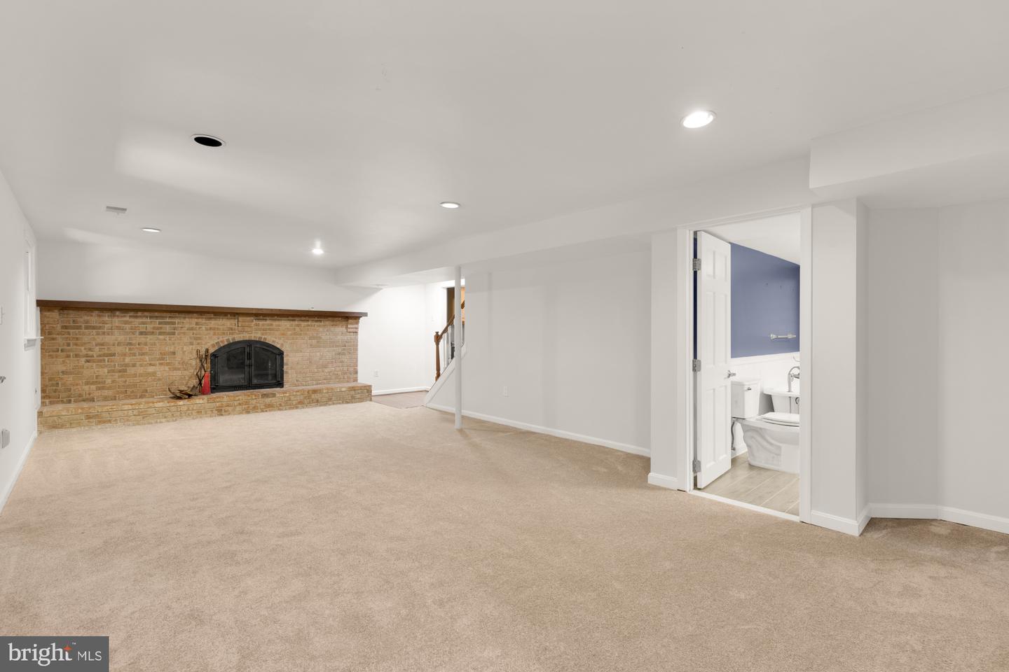 8006 ROCKWOOD CT, SPRINGFIELD, Virginia 22153, 5 Bedrooms Bedrooms, ,3 BathroomsBathrooms,Residential,For sale,8006 ROCKWOOD CT,VAFX2254660 MLS # VAFX2254660